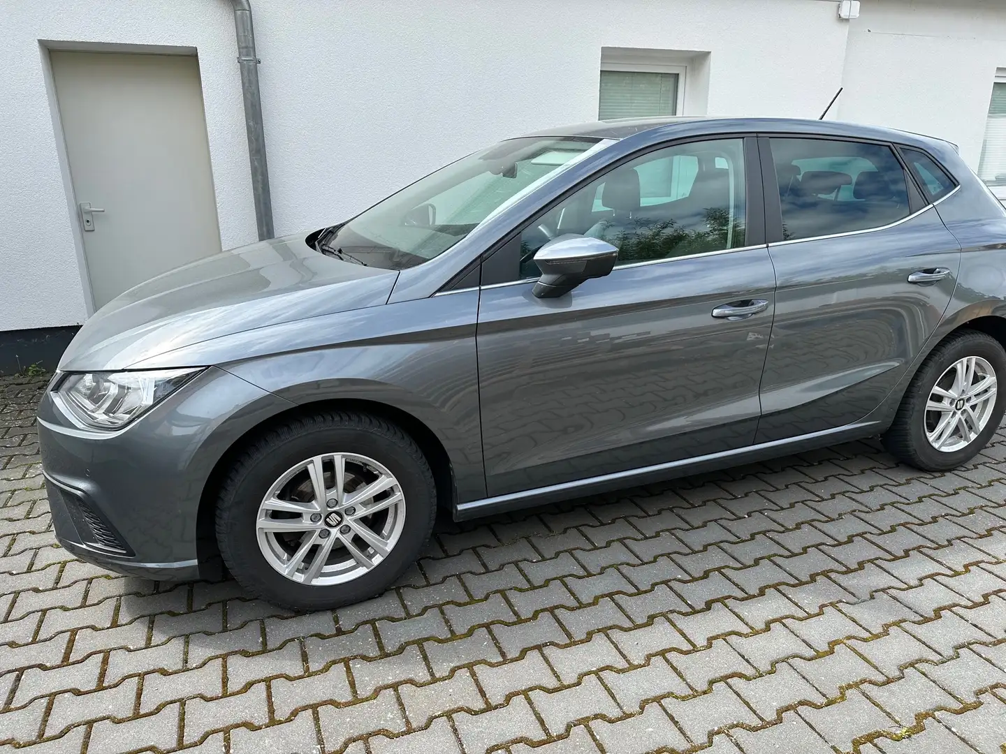 SEAT Ibiza Ibiza 5-Türer 1.0 EcoTSI S Grau - 2