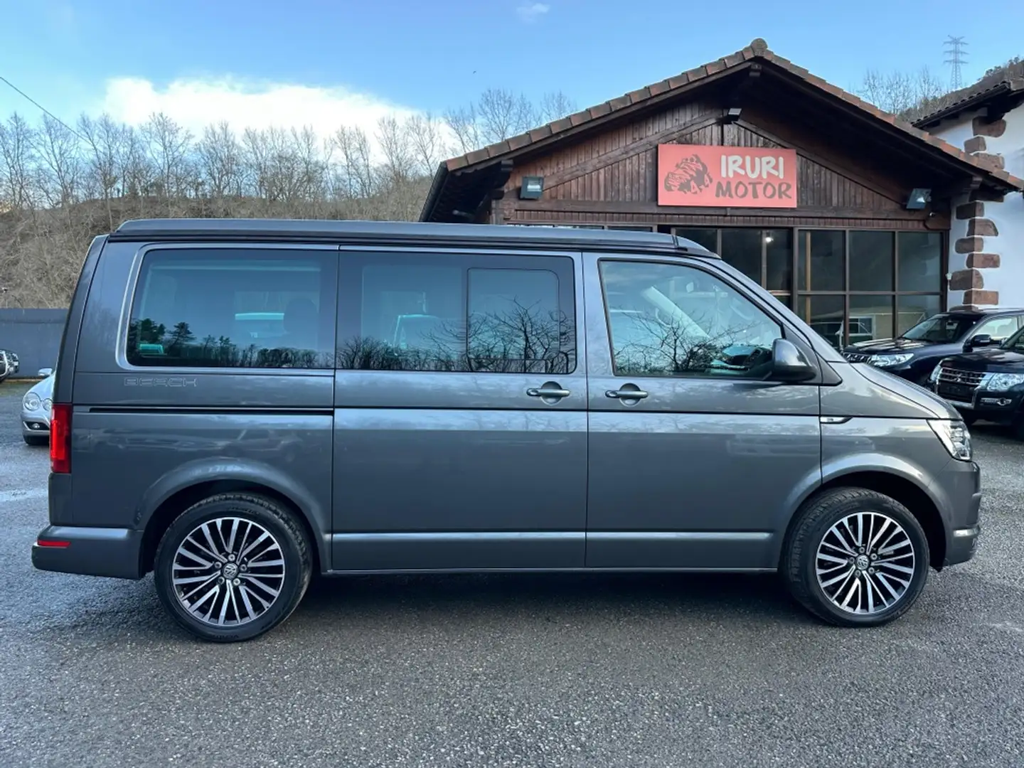 Volkswagen T5 California 2.0TDI BMT Beach 4M DSG 110kw Gris - 1
