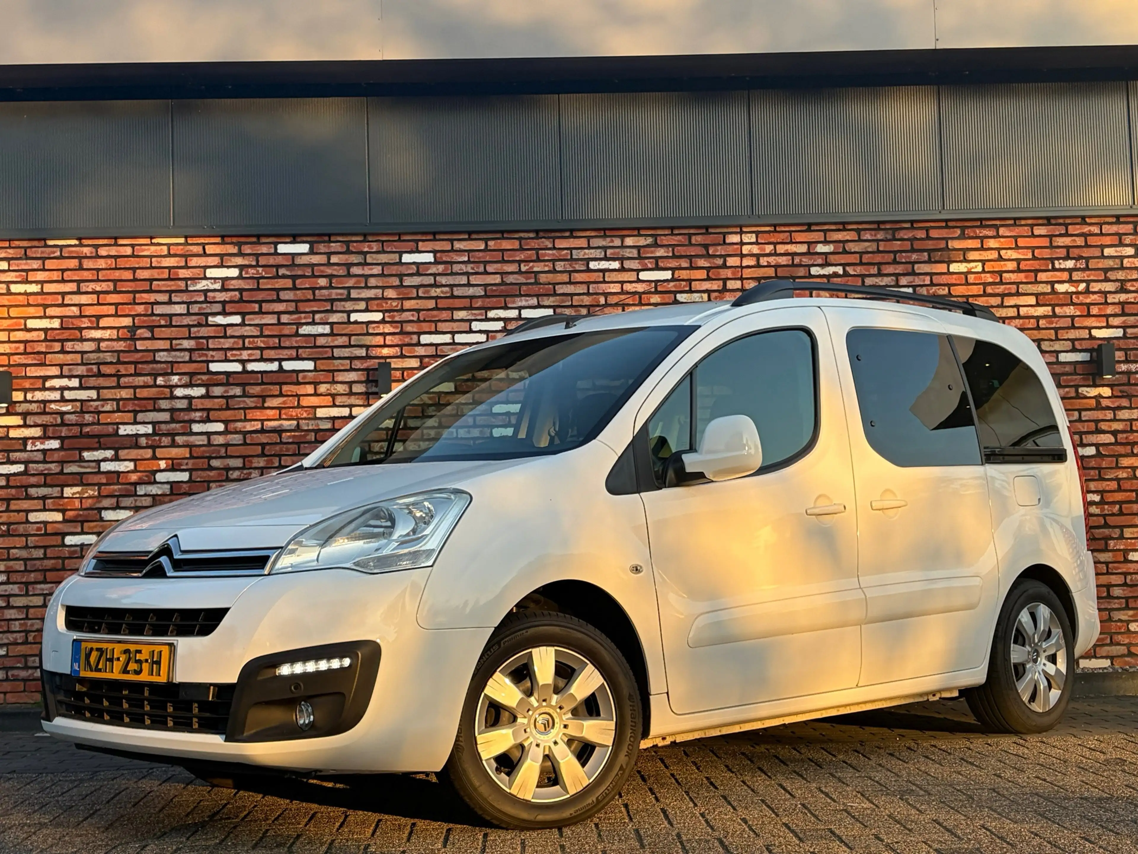Citroen Berlingo 1.2 Shine 5-Pers Carplay Cruise Clima Pdc 1Eig Vol