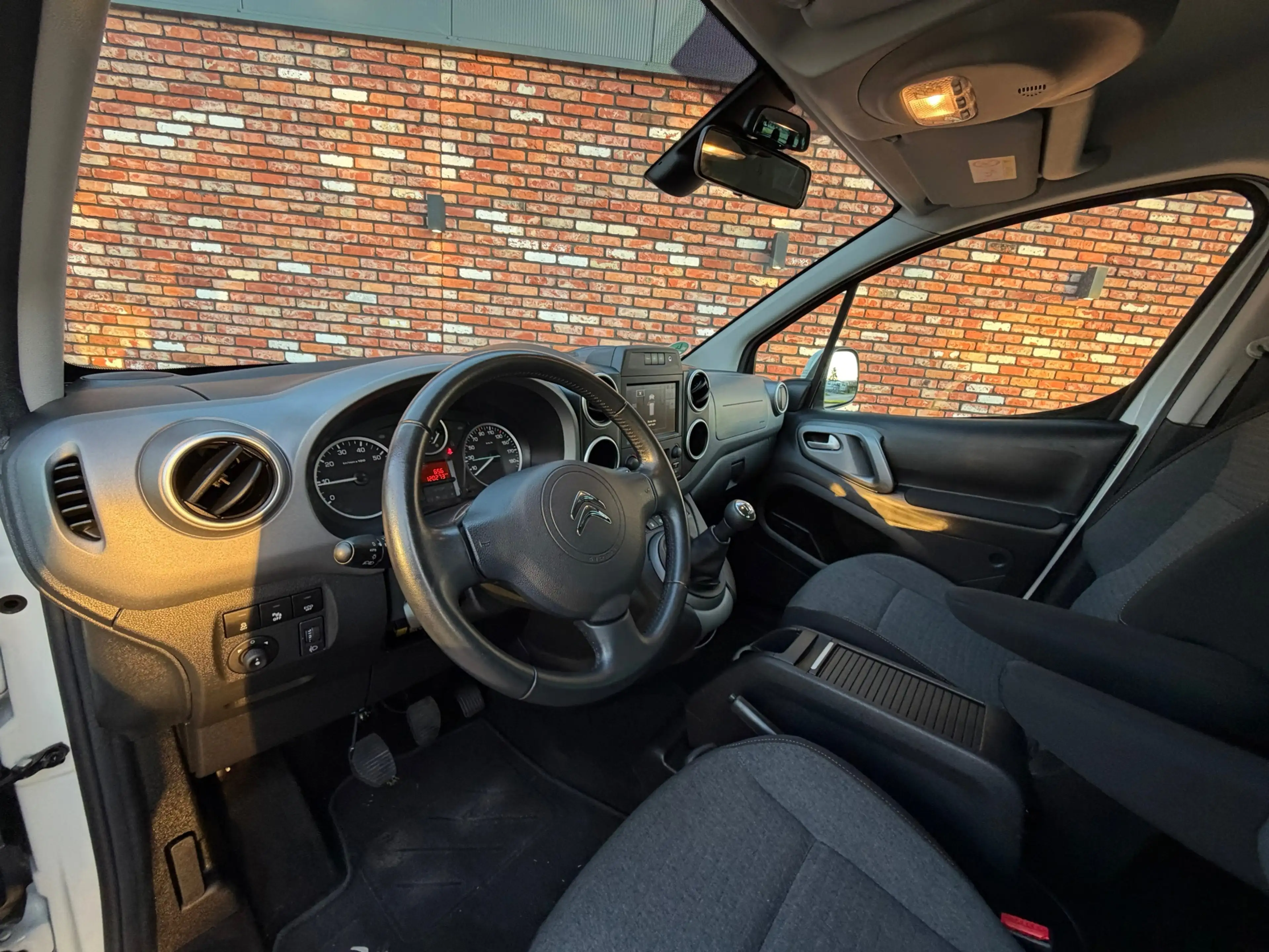 Citroen Berlingo 1.2 Shine 5-Pers Carplay Cruise Clima Pdc 1Eig Vol — photo 16