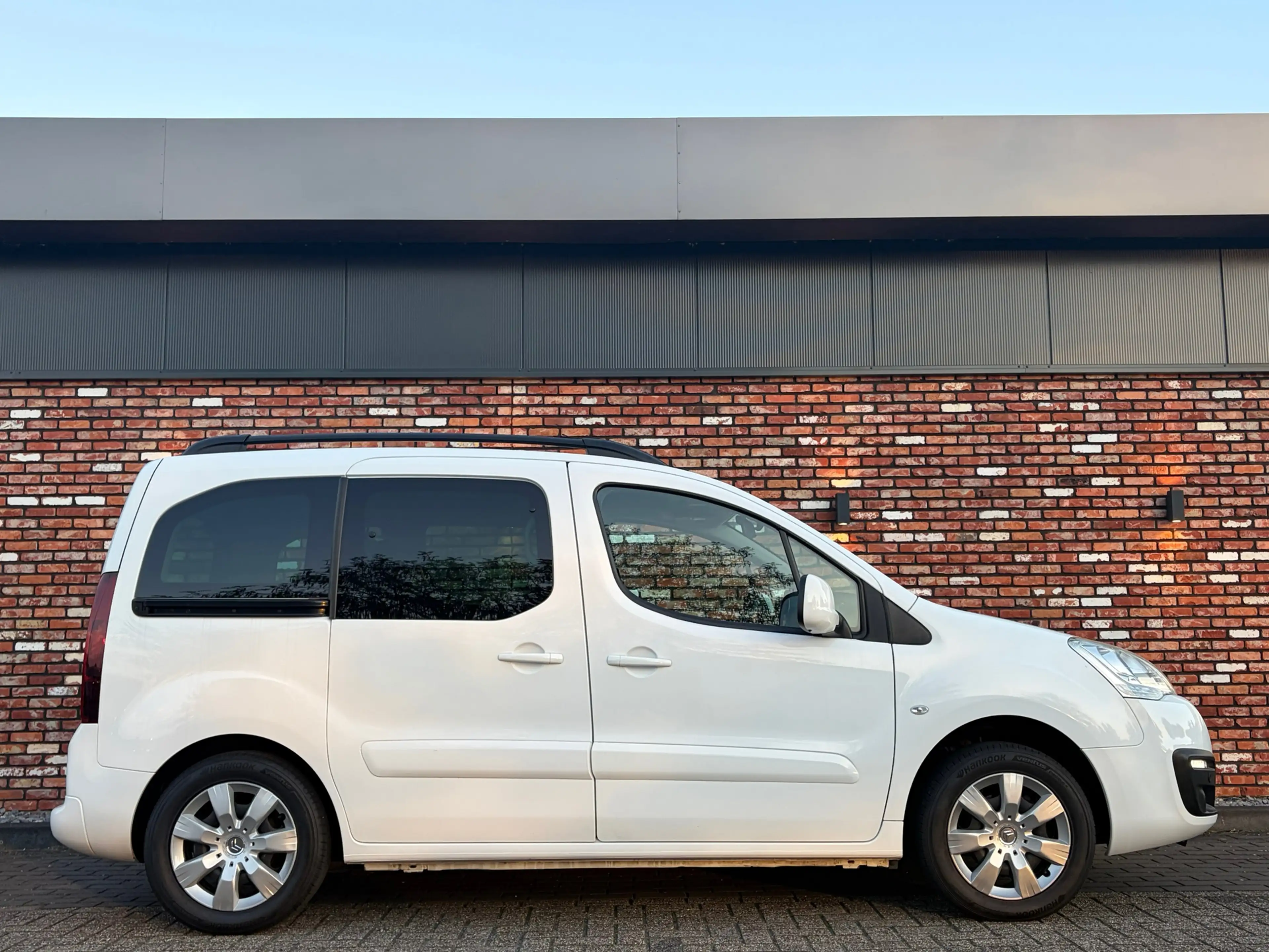 Citroen Berlingo 1.2 Shine 5-Pers Carplay Cruise Clima Pdc 1Eig Vol — photo 12