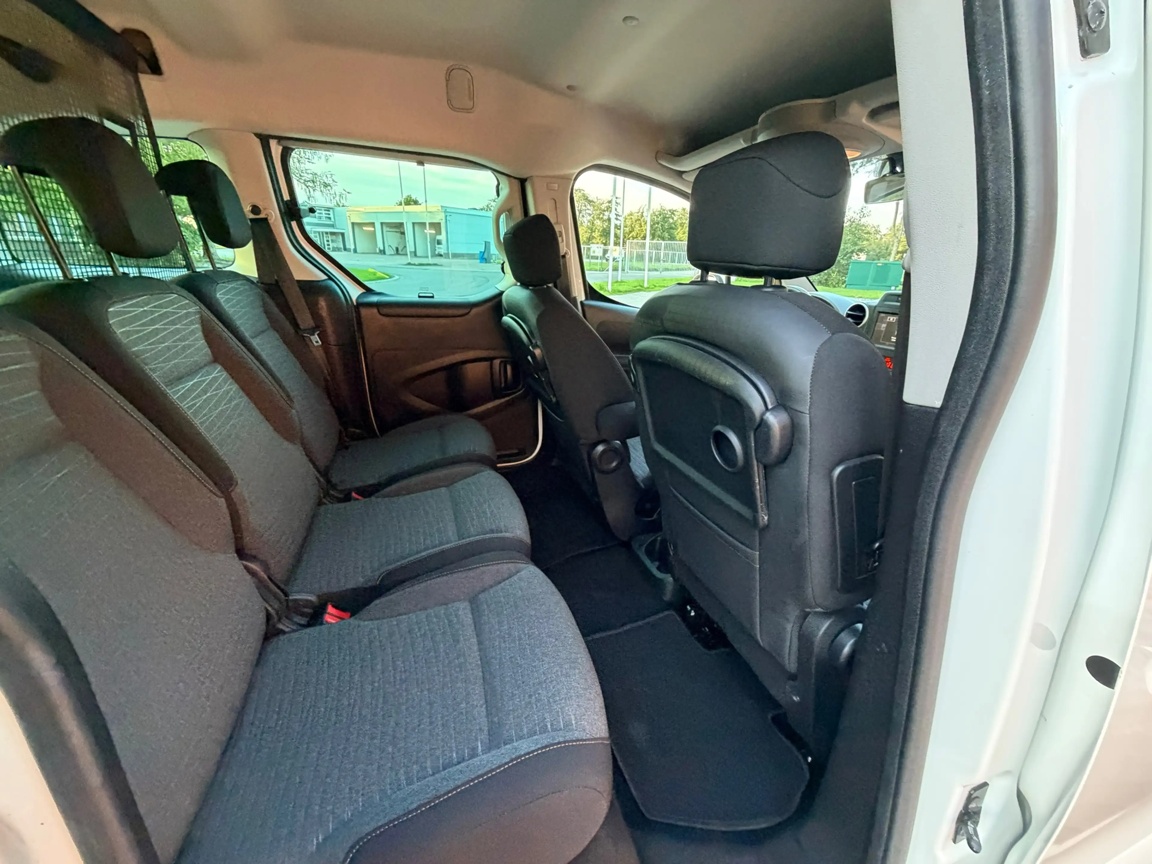 Citroen Berlingo 1.2 Shine 5-Pers Carplay Cruise Clima Pdc 1Eig Vol — photo 21