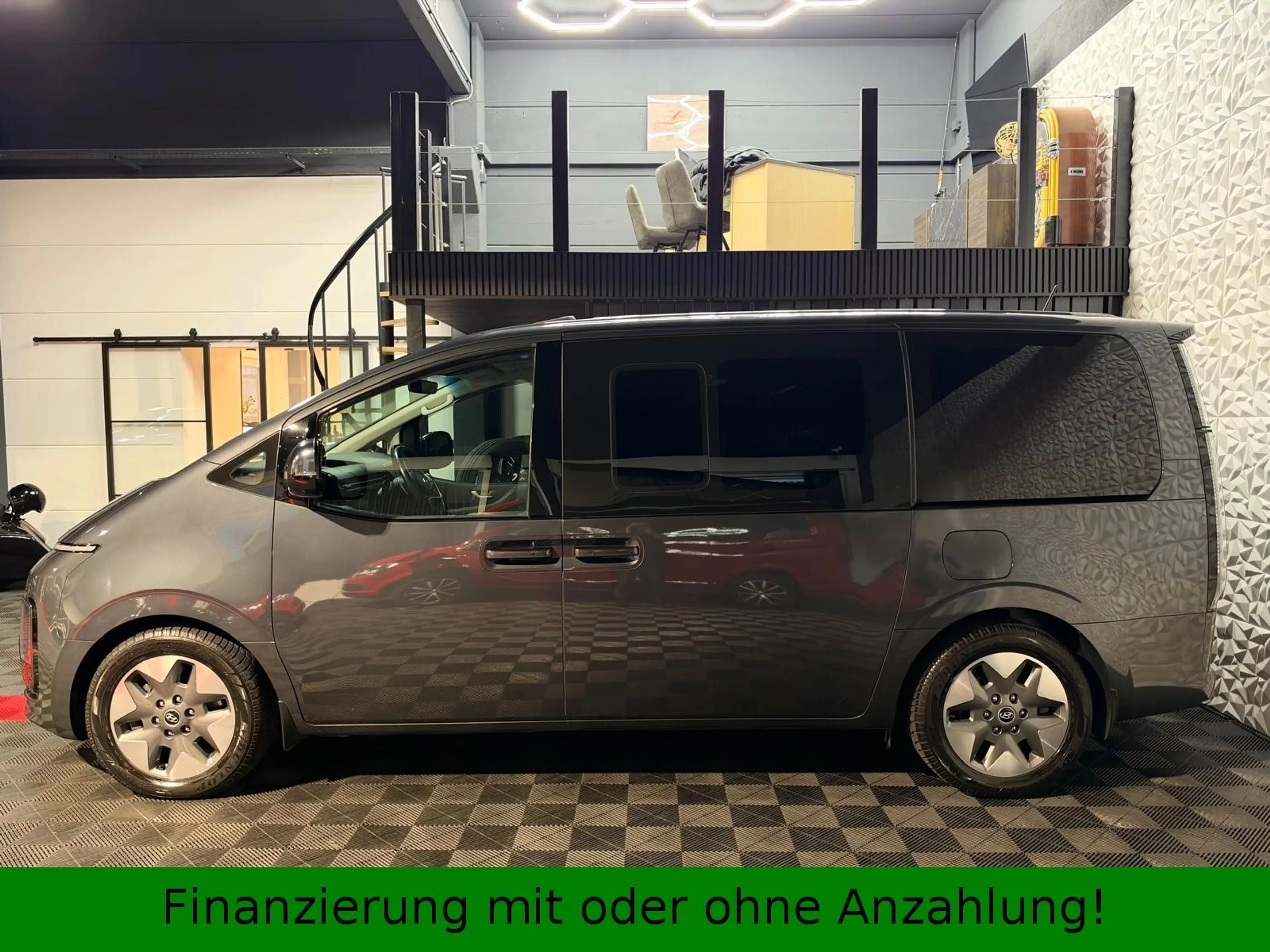 Hyundai STARIA 2.2CRDI*Signature 4WD*Pano*Liegepaket*uvm — photo 3