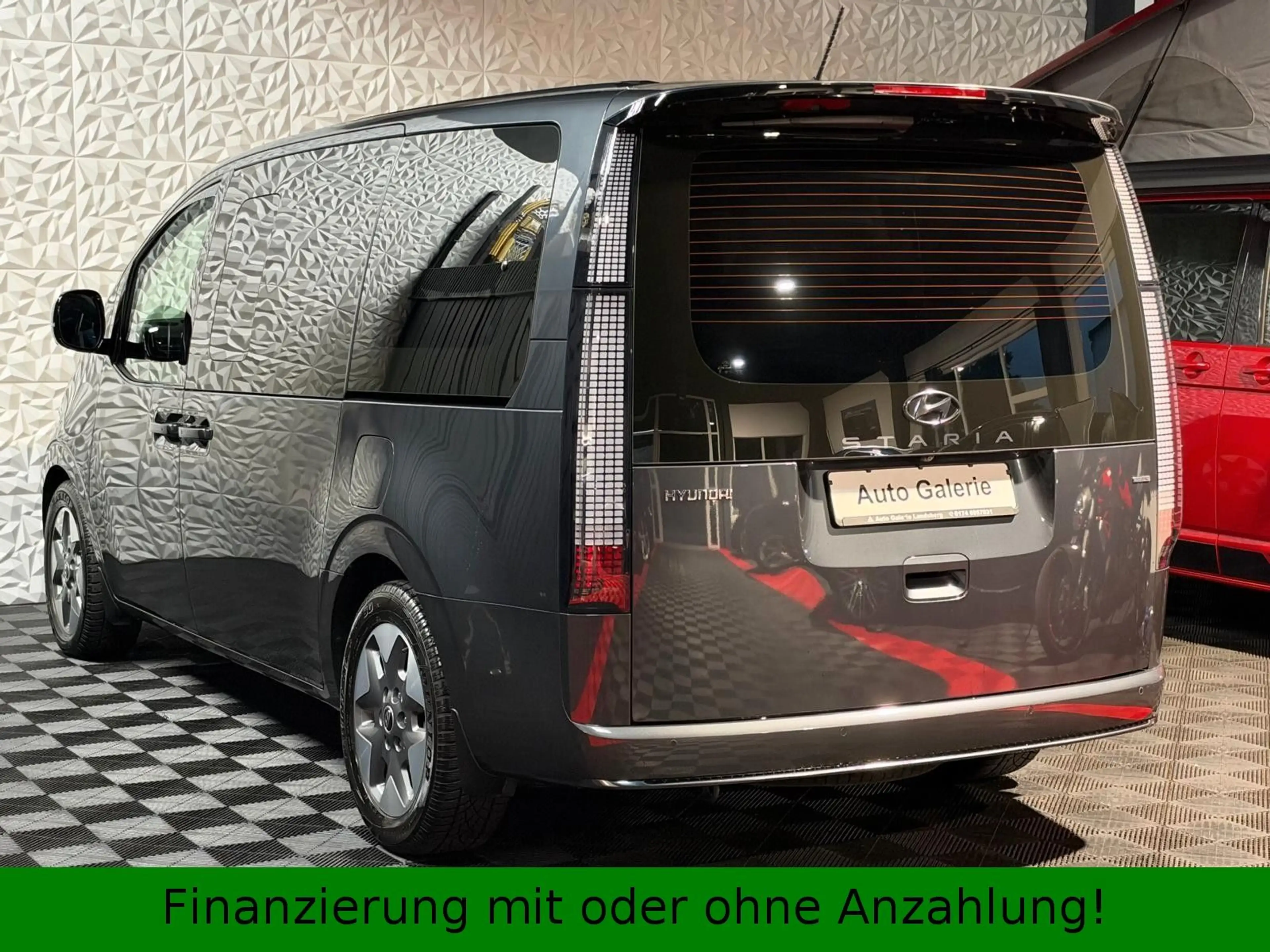 Hyundai STARIA 2.2CRDI*Signature 4WD*Pano*Liegepaket*uvm — photo 2