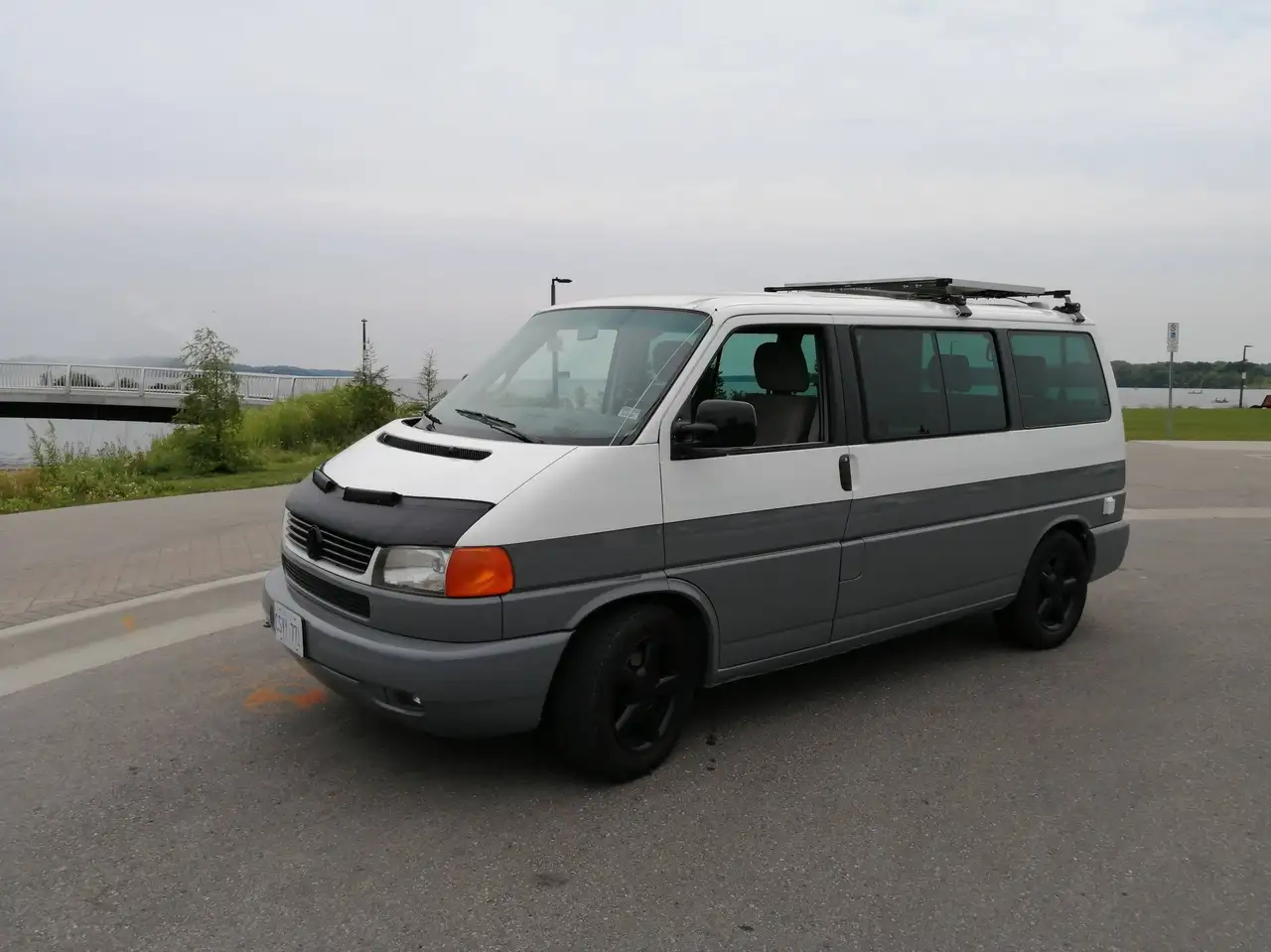 Volkswagen Eurovan снимка Volkswagen Eurovan