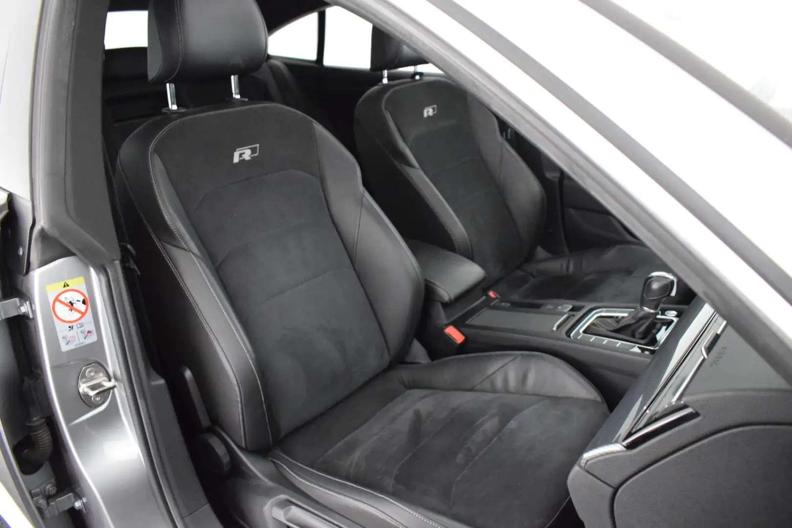 Volkswagen Arteon 2.0 TDI 150pk DSG 2x R-Line Camera Keyless Panoram Szürke - 2