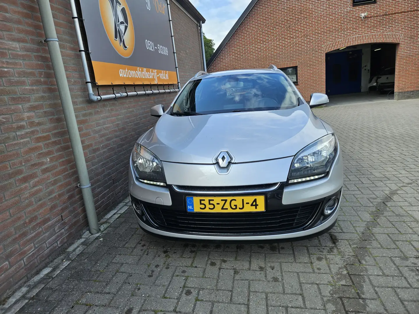 Renault Megane Estate 1.2 TCe Expression (motor probleem) Grijs - 2