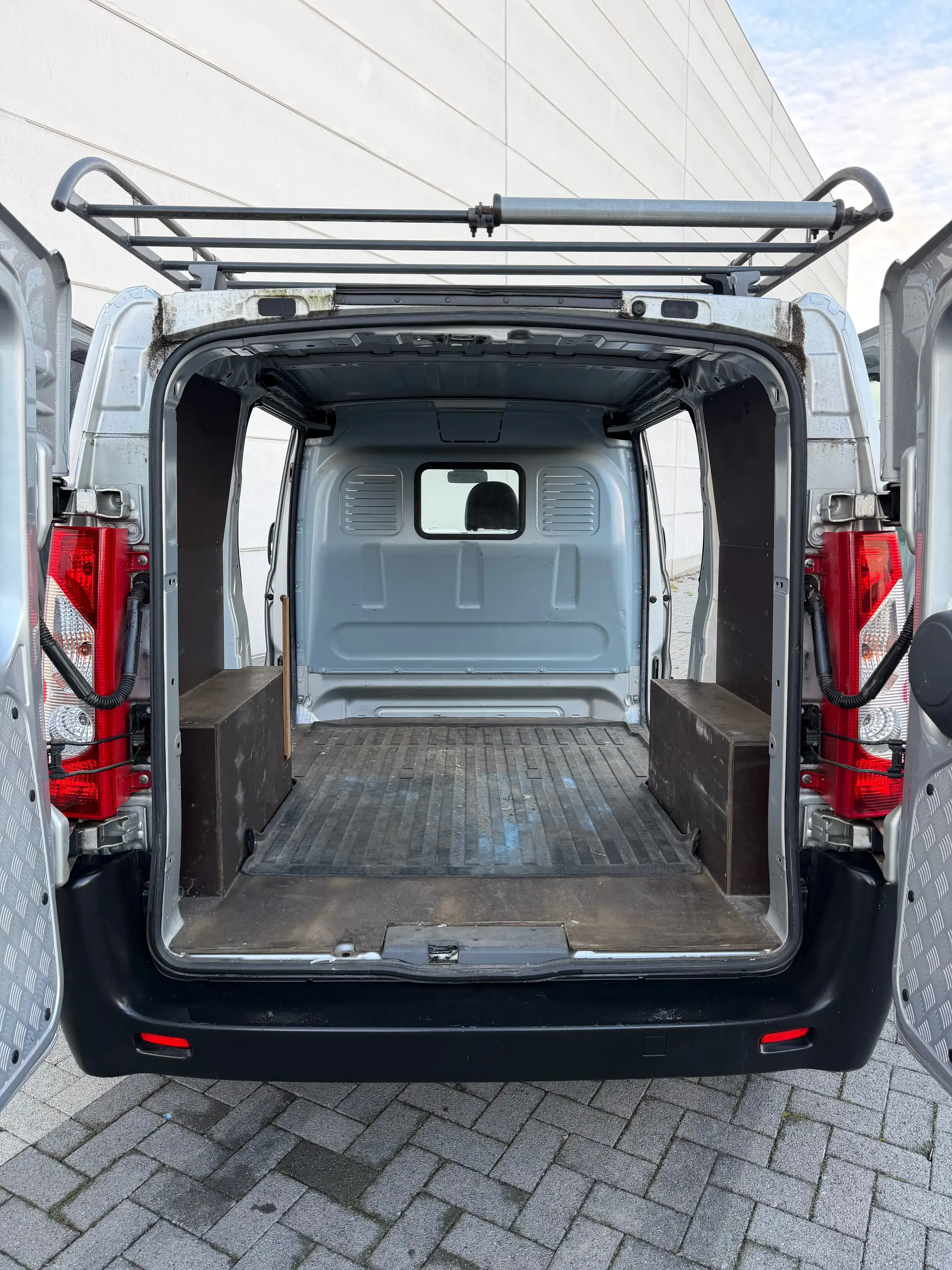 Peugeot Expert 1.6 HDi 229 L2H1 FAP (EU5) — photo 8