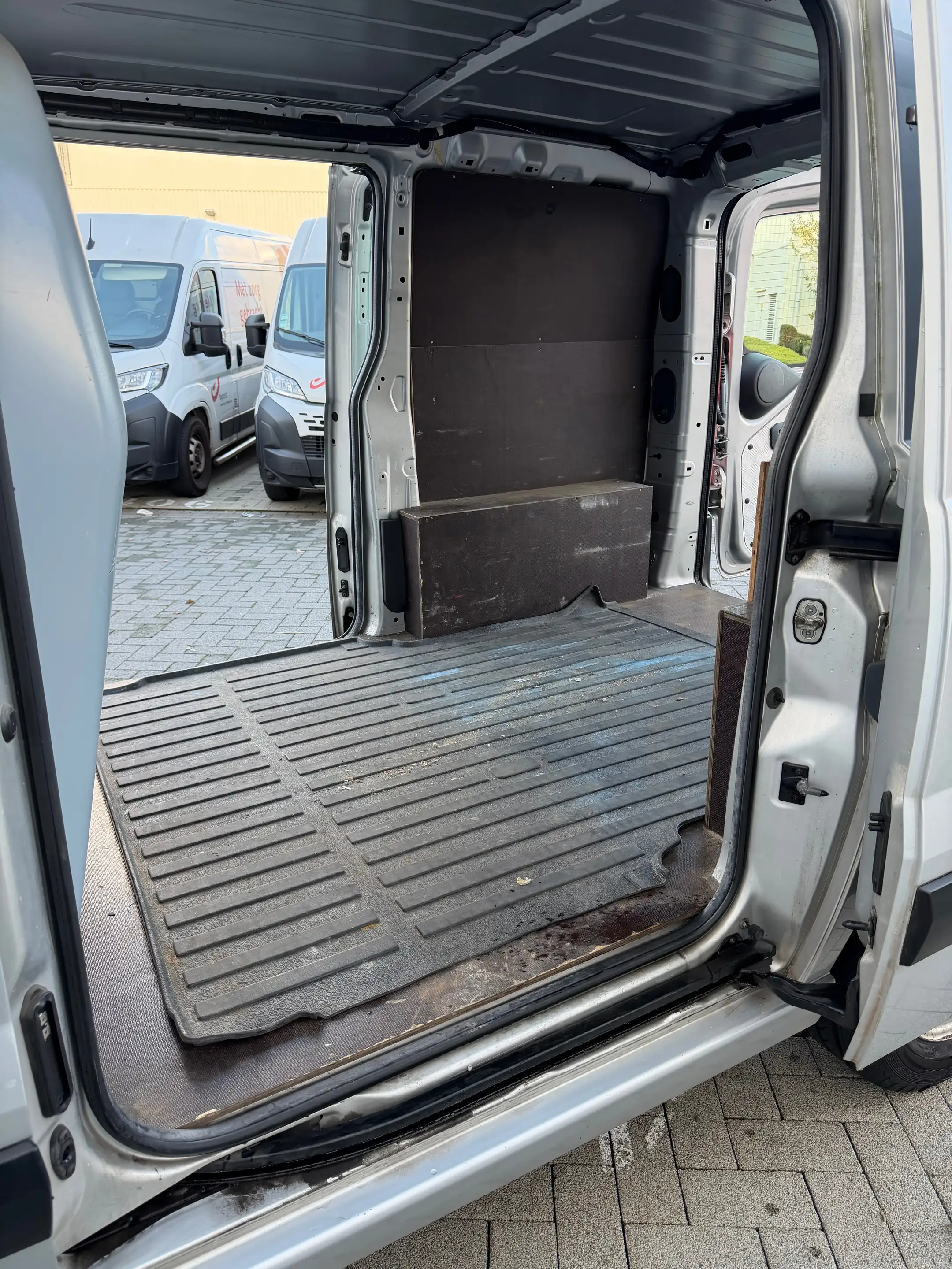 Peugeot Expert 1.6 HDi 229 L2H1 FAP (EU5) — photo 9
