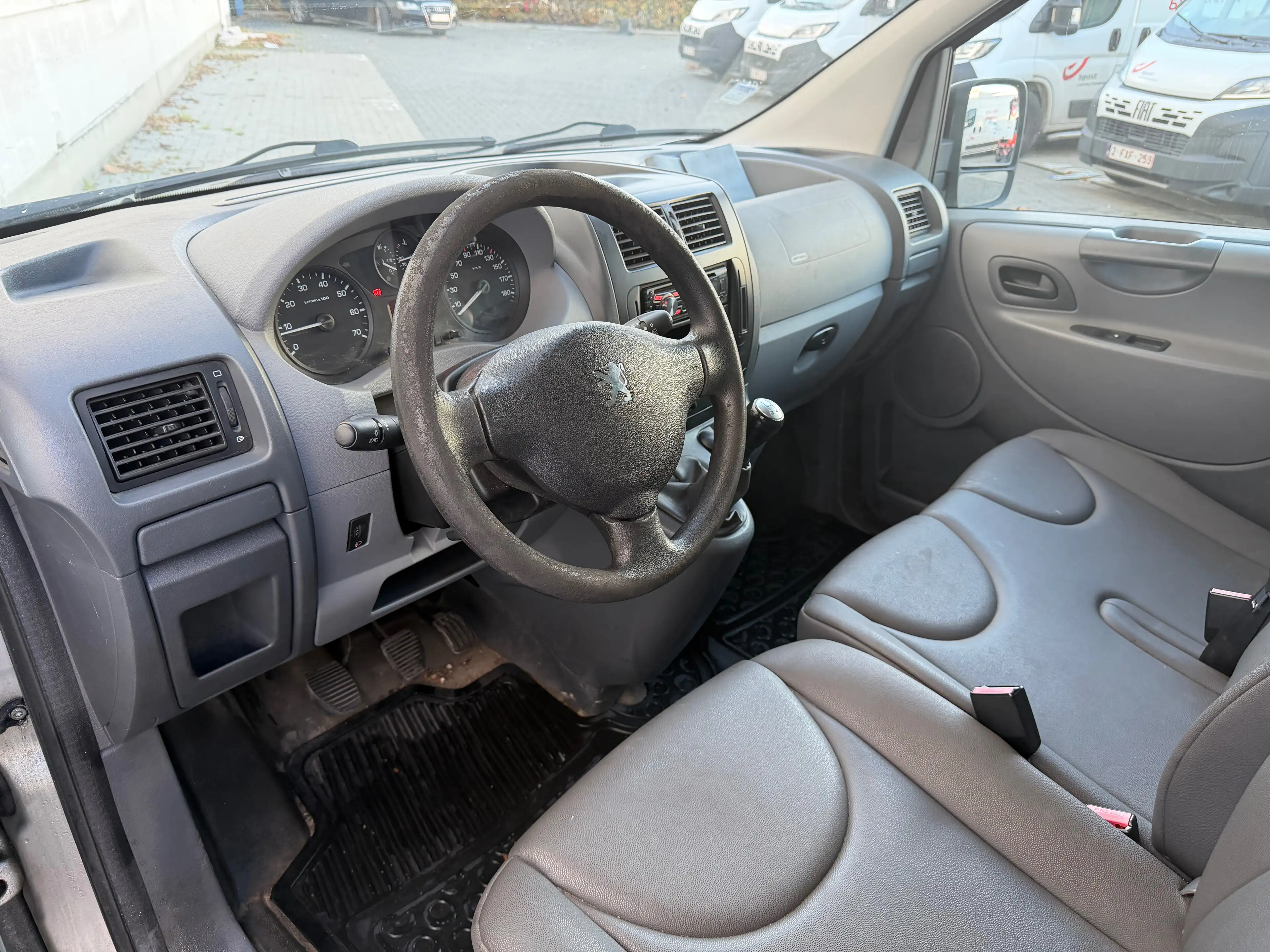 Peugeot Expert 1.6 HDi 229 L2H1 FAP (EU5) — photo 11