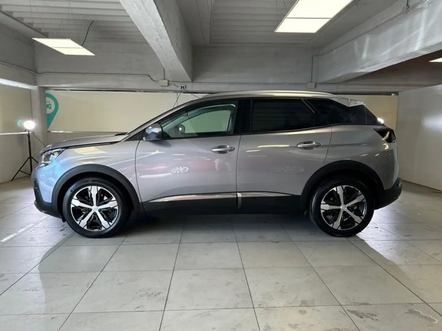 Peugeot 3008 BlueHDI 130 EAT8 S&S Allure Pack Gris - 2