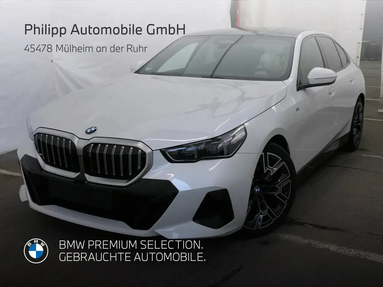 BMW 520 d xDrive Limo M Sport AHK PANO StHzg h&k 20" — миниатюра 1