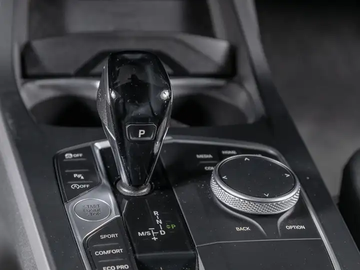 BMW Serie 1 116d (F40) 2020, foto 25