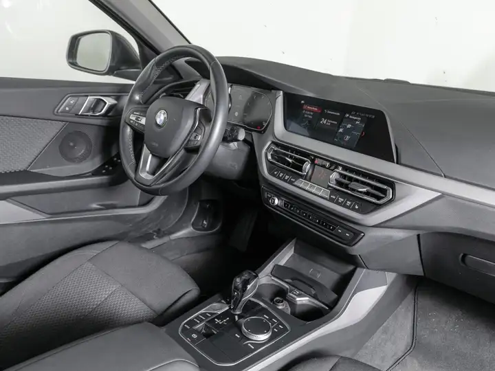 BMW Serie 1 116d (F40) 2020, foto 7