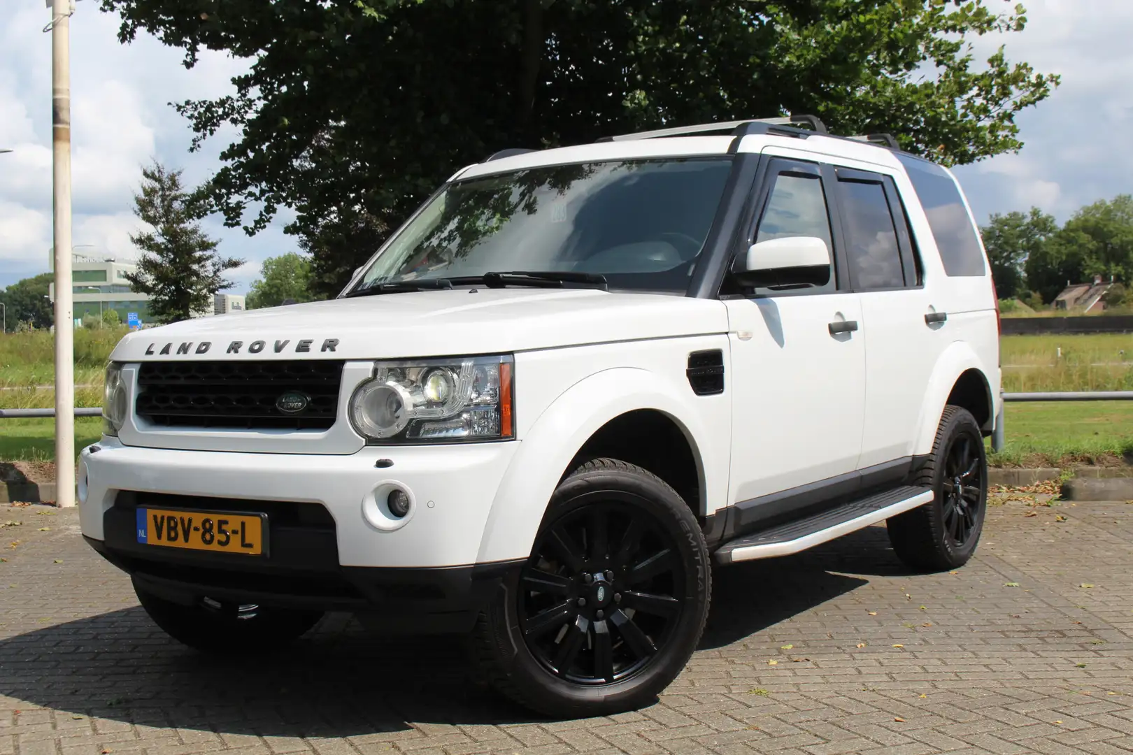 Land Rover Discovery 3.0 SDV6 HSE 258 pk Grijs Kenteken 2p Navi Leder Z Blanco - 2