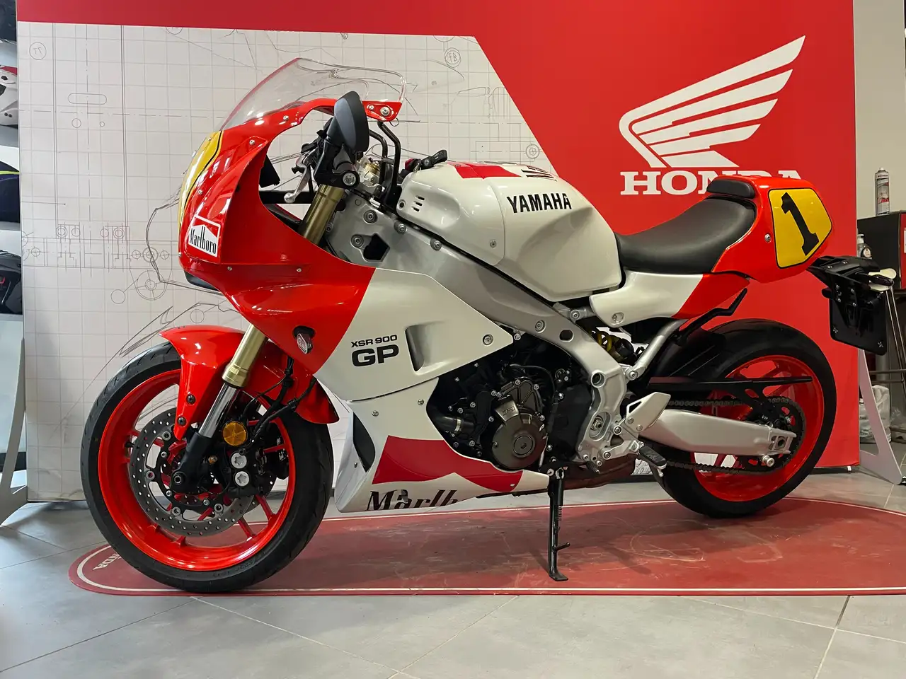 Yamaha XSR 900