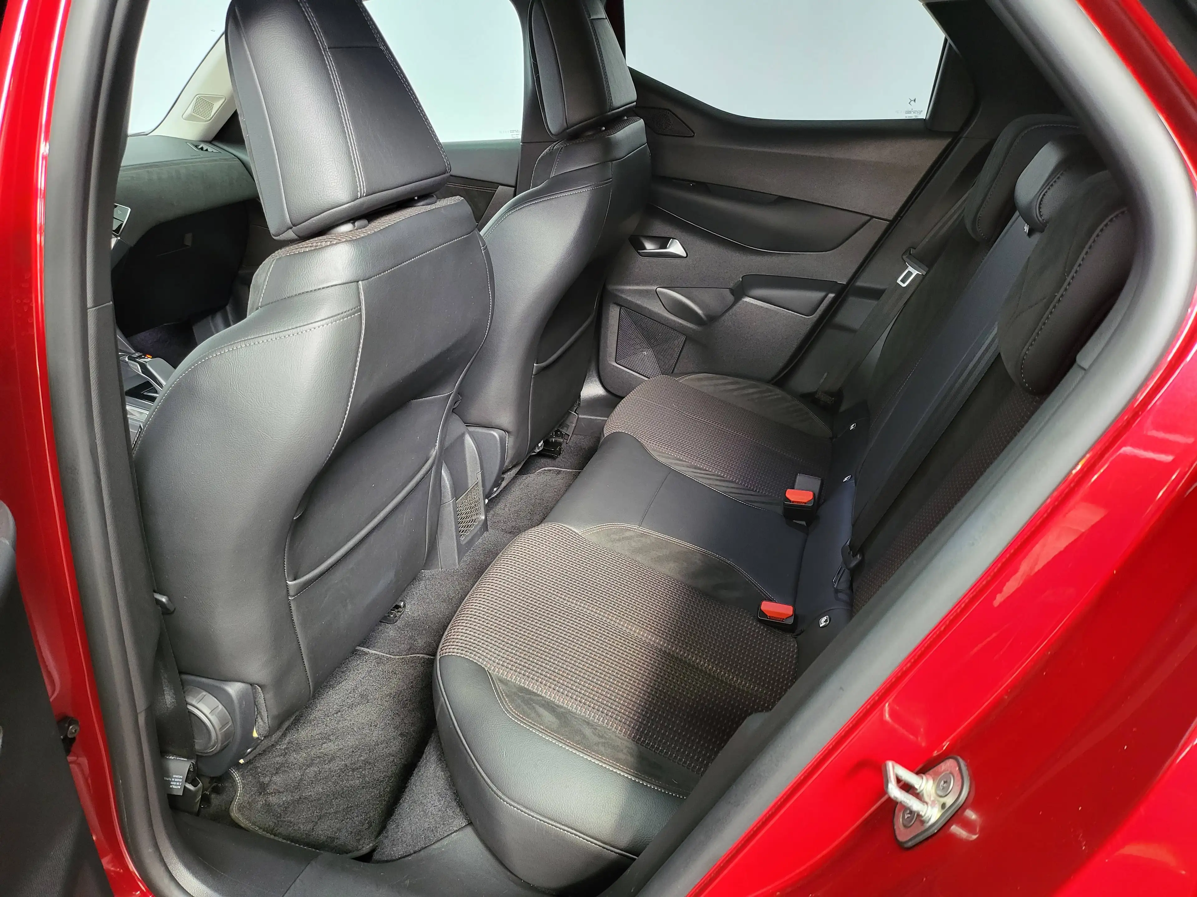 DS Automobiles DS 3 1.2 PT Performance Line | 2023 | 34.546 km | Led | Adaptive Cruise | DAB | Camera | HUD | SuperDeal — photo 13