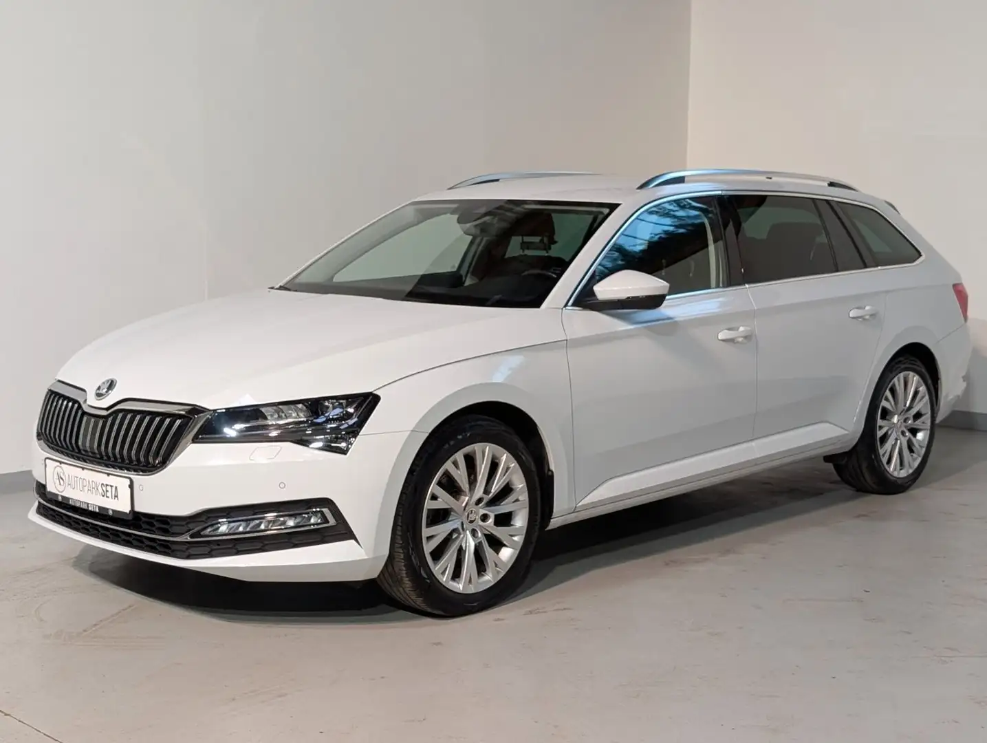 Skoda Superb 2.0TDI DSG Combi Style ACC*KAM*AHK*MEMO Bianco - 1