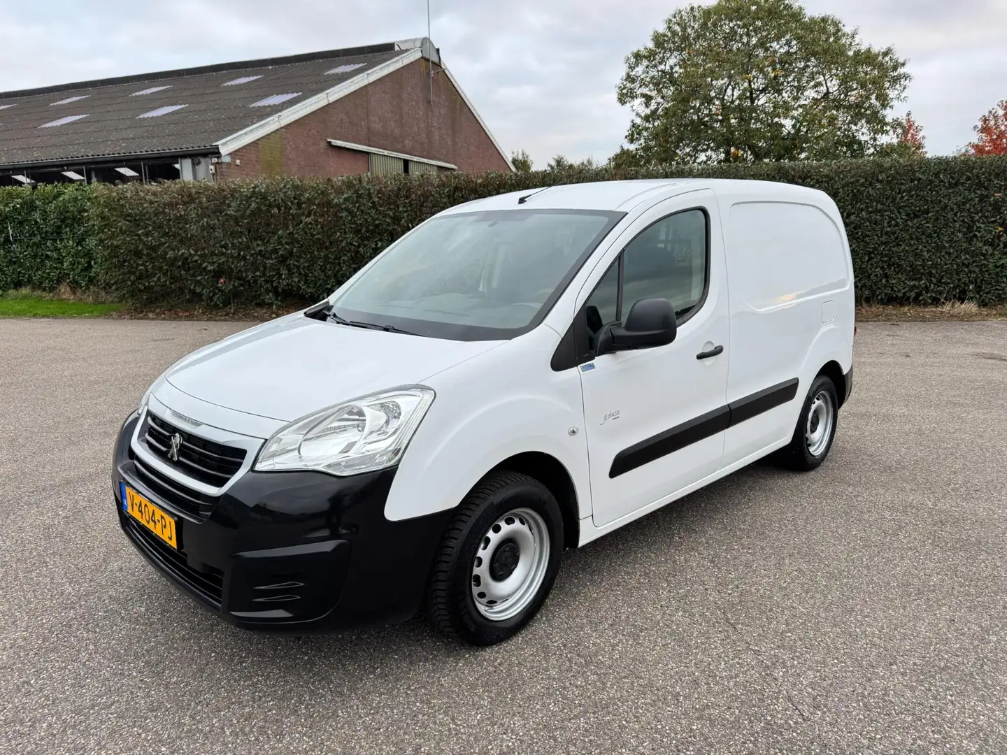 Peugeot Partner 1.6 VTI BENZINE - AC - 3 ZITS - APK 10/2026 Wit - 2