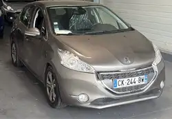 Peugeot 208 1.6 HDI 92cv clim gps radar de recul PAIEMENT EN 3-4 FOIS