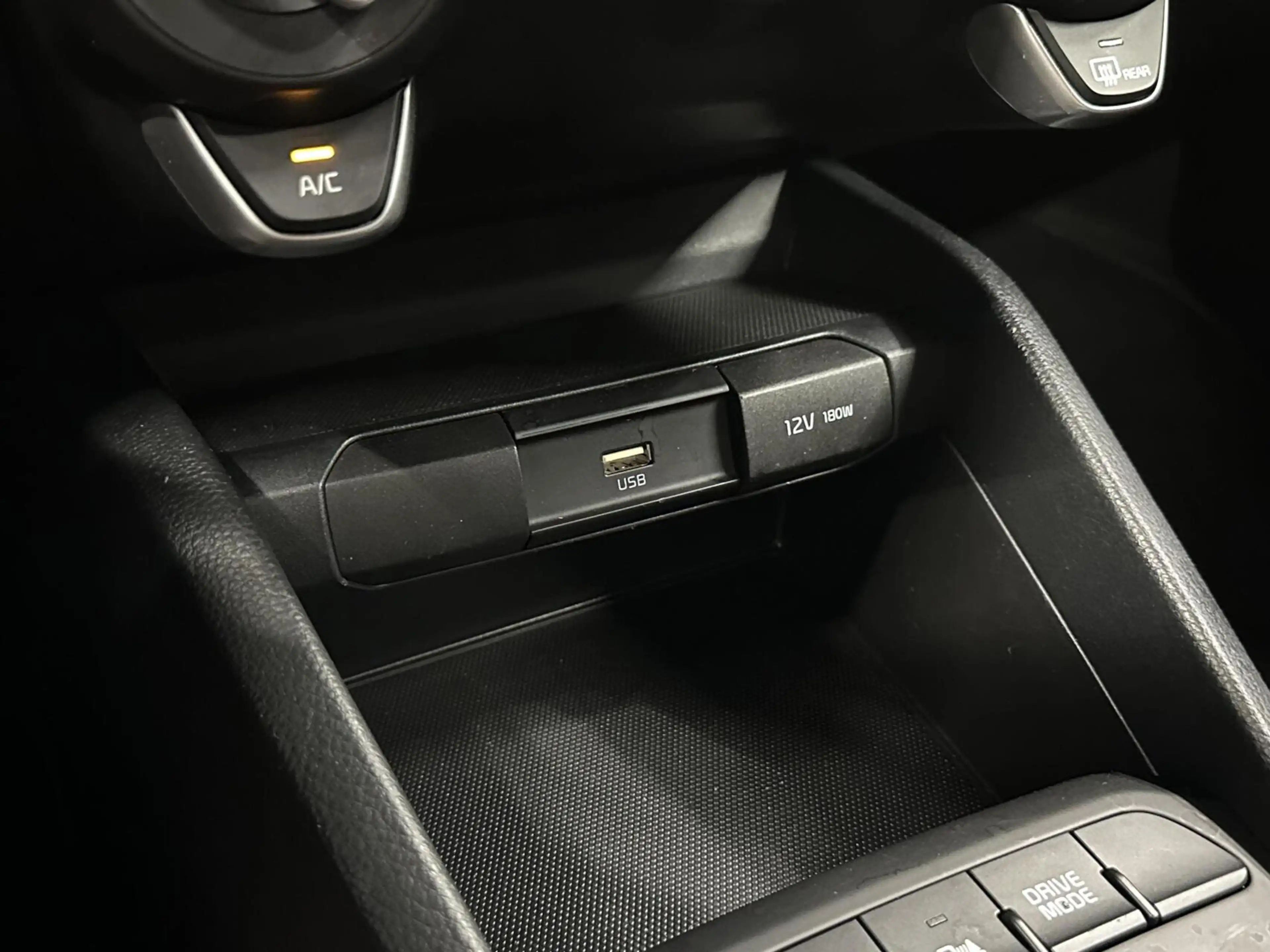 Kia Stonic 1.0 T-GDi MHEV DynamicLine CAMERA CARPLAY NAVI CRU — photo 46
