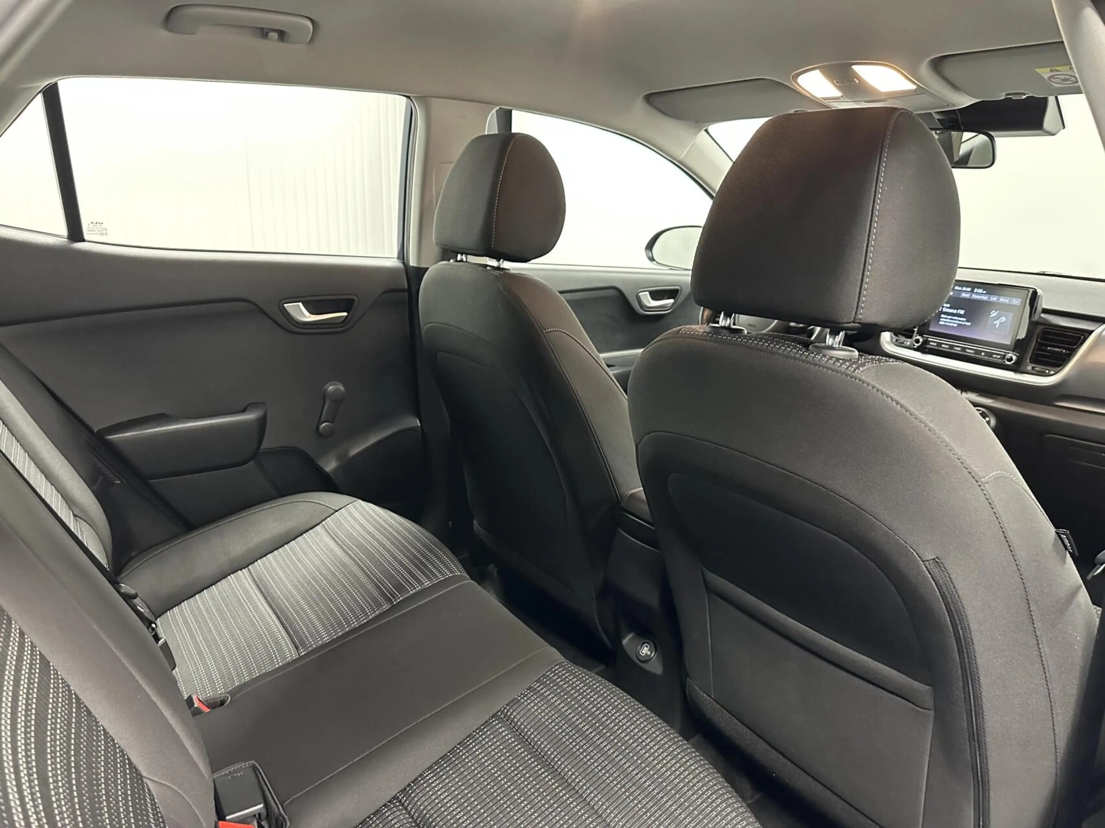 Kia Stonic 1.0 T-GDi MHEV DynamicLine CAMERA CARPLAY NAVI CRU — photo 15