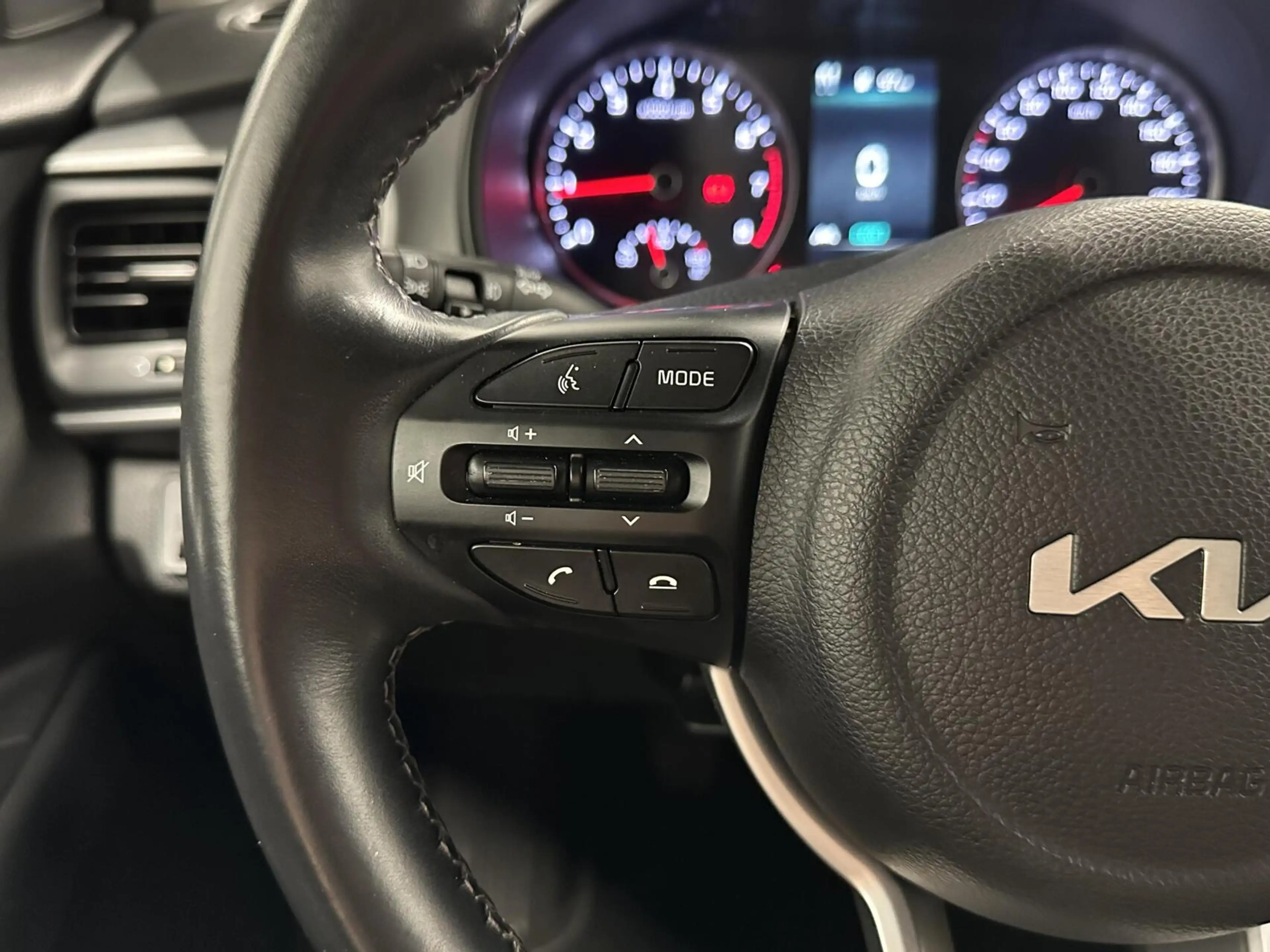 Kia Stonic 1.0 T-GDi MHEV DynamicLine CAMERA CARPLAY NAVI CRU — photo 22
