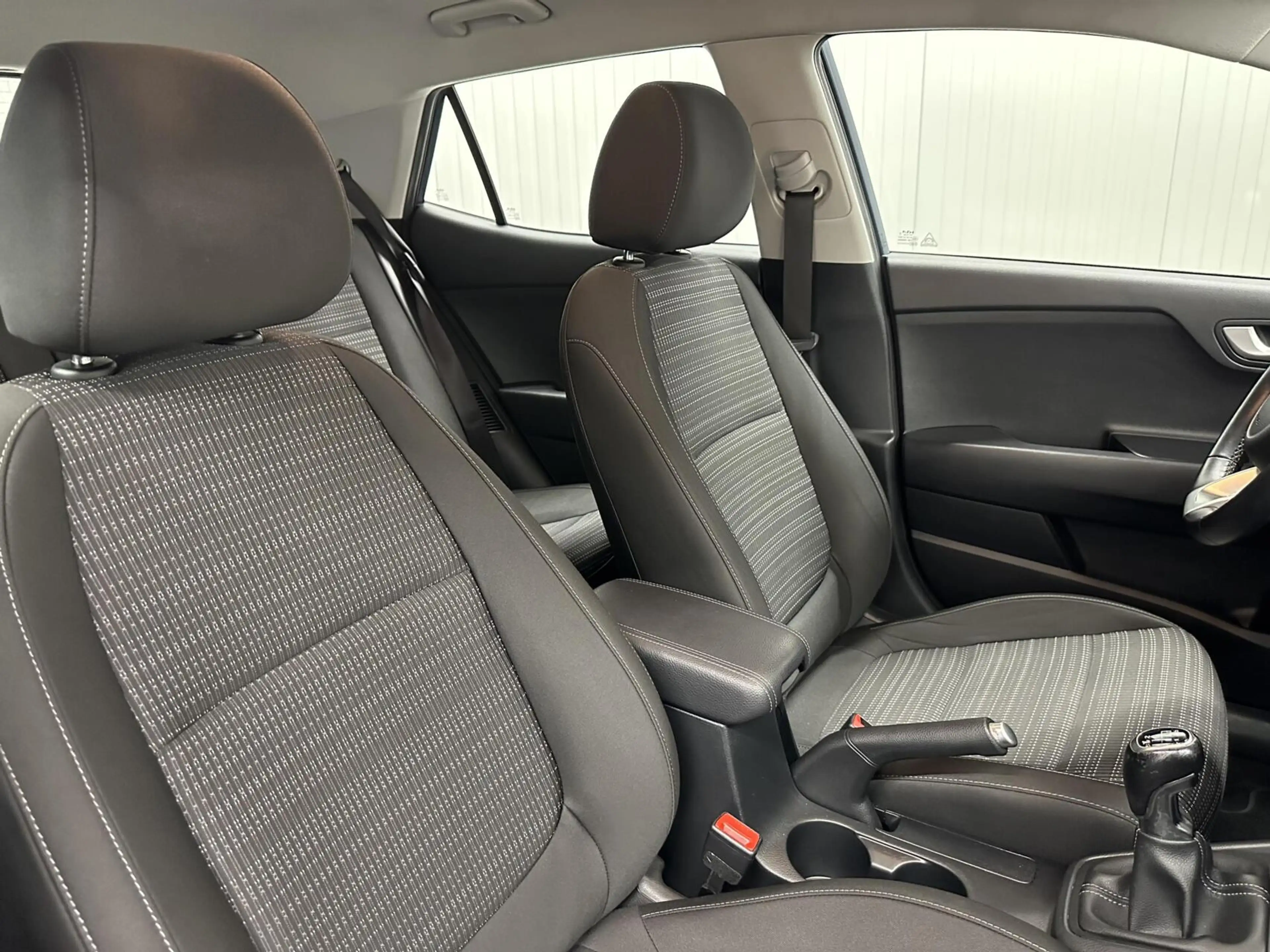 Kia Stonic 1.0 T-GDi MHEV DynamicLine CAMERA CARPLAY NAVI CRU — photo 14