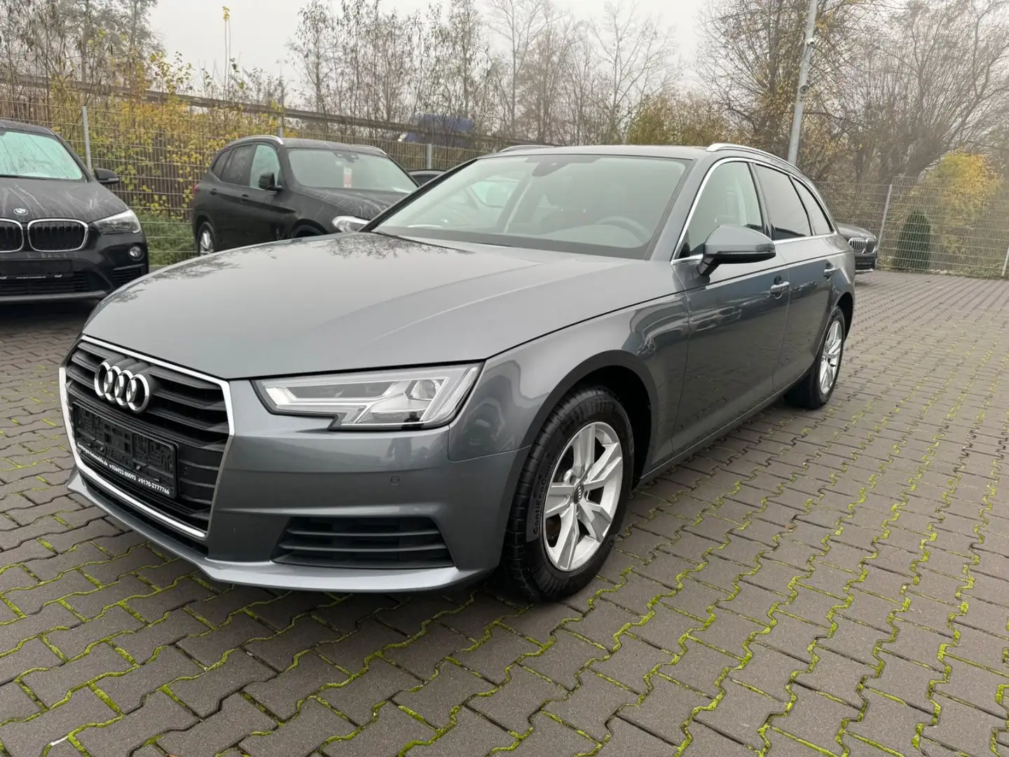 Audi A4 AVANT DSG PANORAMA LED PDC AHK NAVI Gris - 1