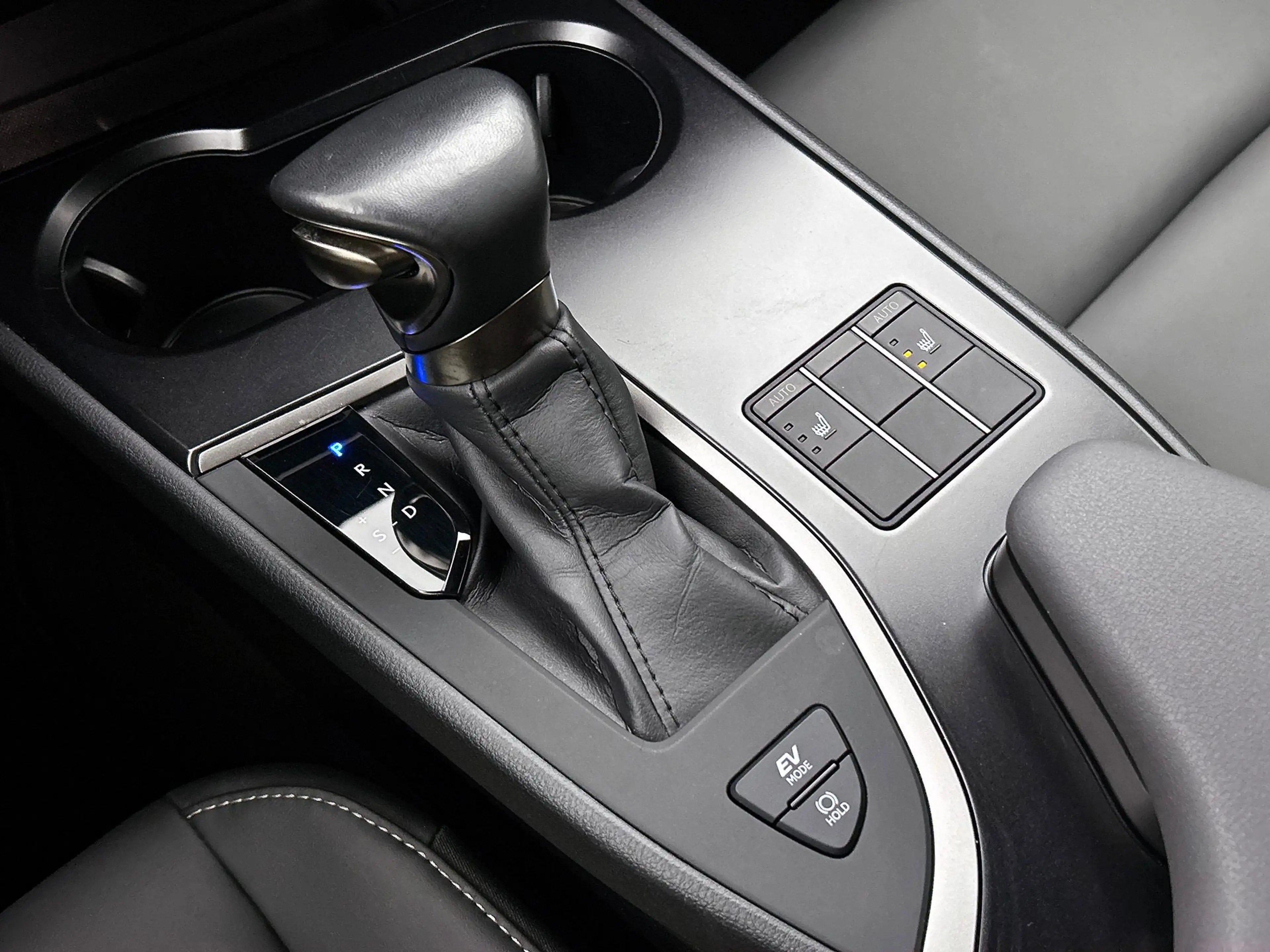 Lexus UX 250h F Sport Line | Automaat | Adaptive Cruise | Leder — photo 22