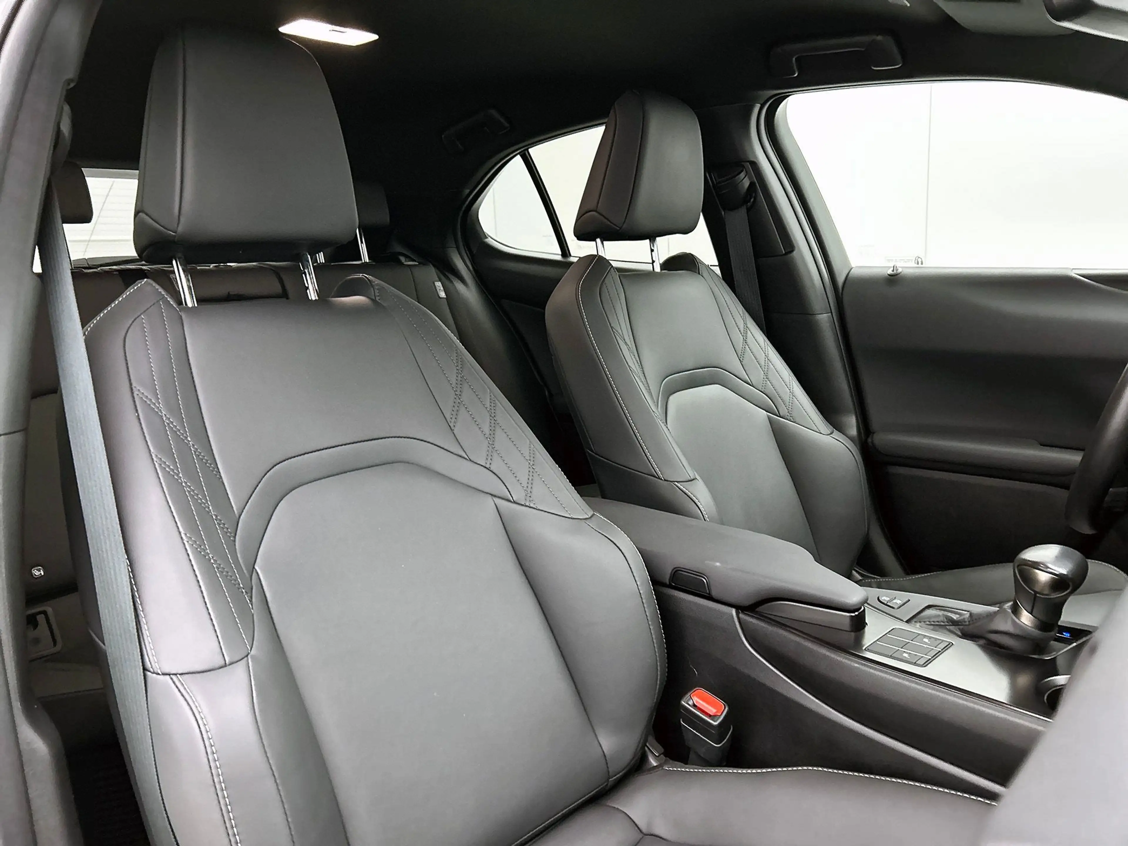 Lexus UX 250h F Sport Line | Automaat | Adaptive Cruise | Leder — photo 14