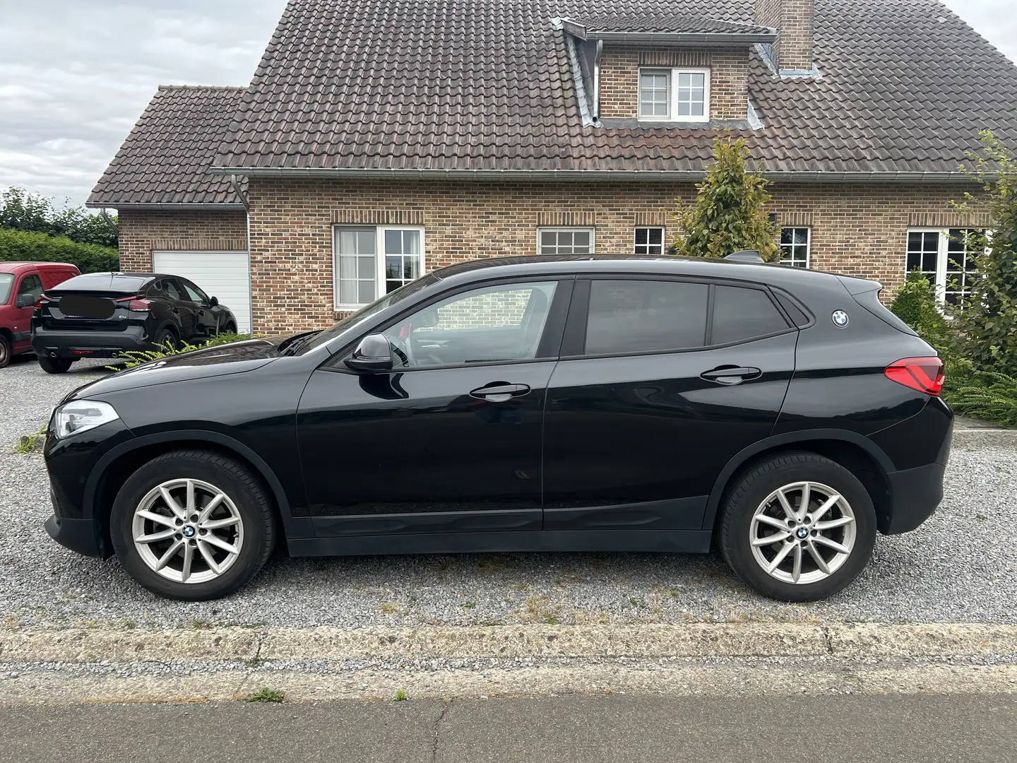 BMW X2 X2 xDrive18d Aut. Advantage Zwart - 1