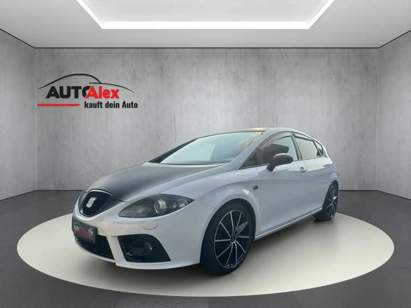 SEAT Leon 2.0 TDI DPF FR - 1