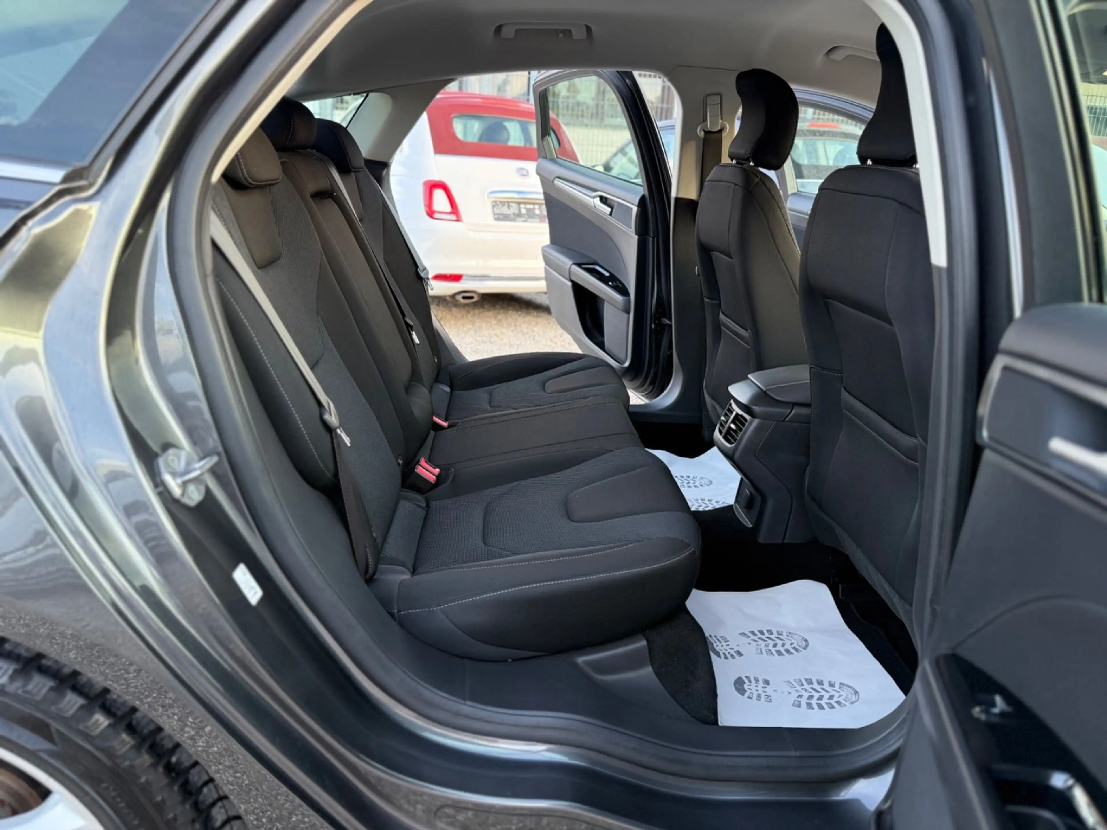Ford Mondeo Lim. Titanium/ AUTOMATIK/PDC/NAVI/VOLL!/ — photo 14