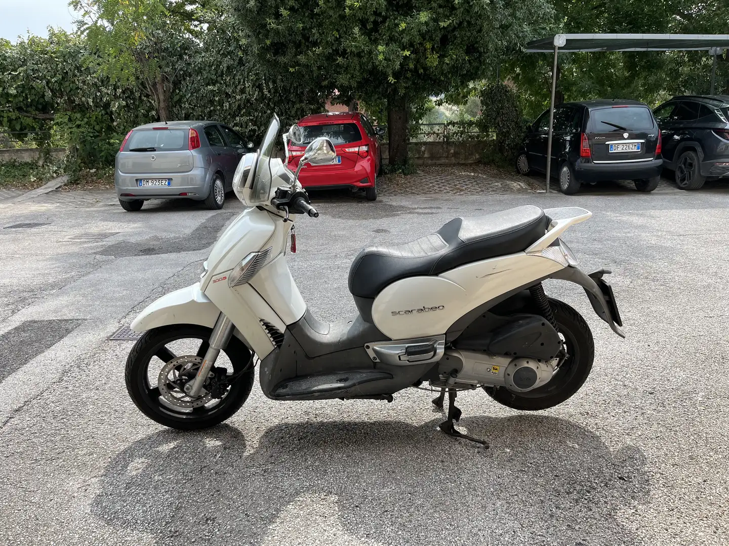 Aprilia Scarabeo 300 S - 2