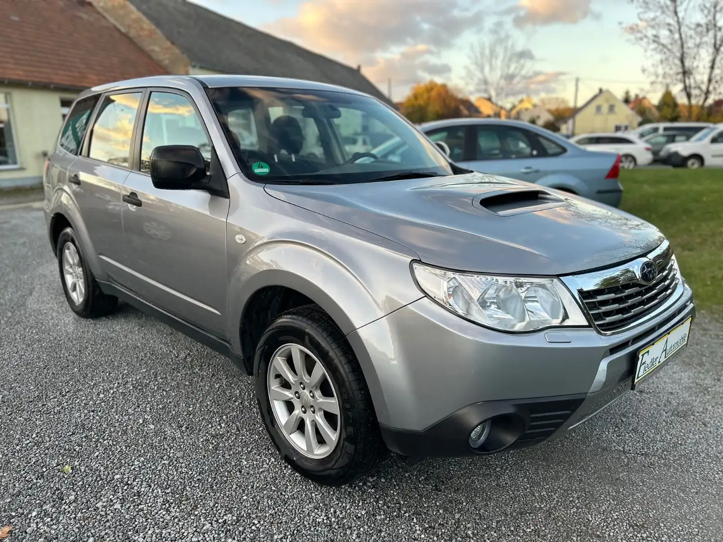 Subaru Forester 2.0D 4x4/Klimaaut./Sitzhzg./AHK/DPF neu Gris - 2