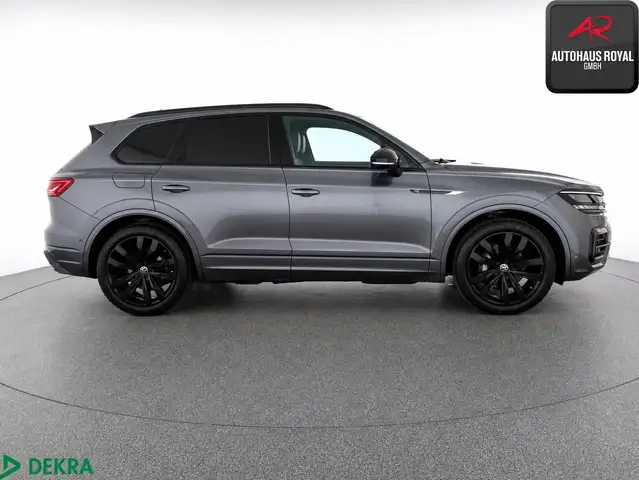 Volkswagen Touareg view 6