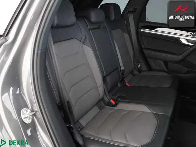 Volkswagen Touareg view 13