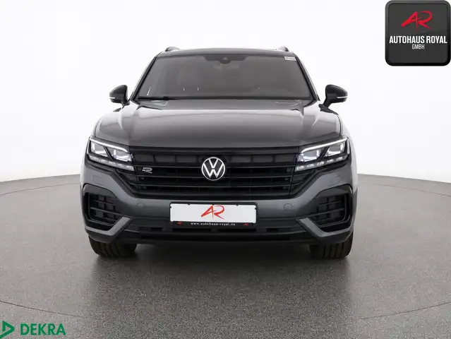 Volkswagen Touareg view 8