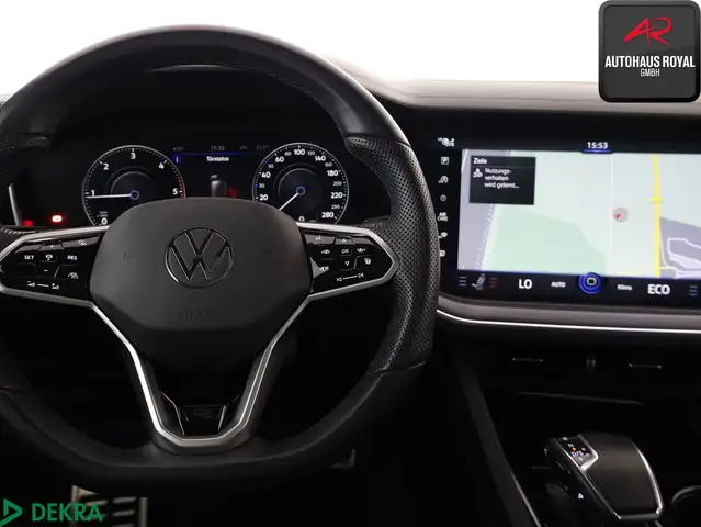 Volkswagen Touareg view 10
