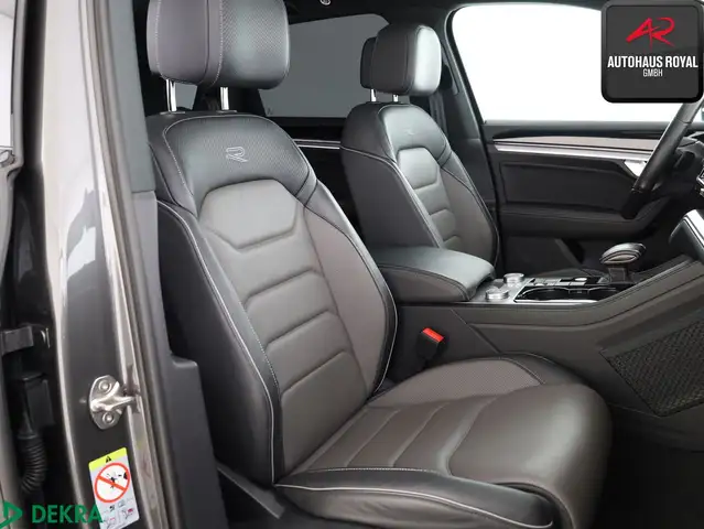 Volkswagen Touareg view 12