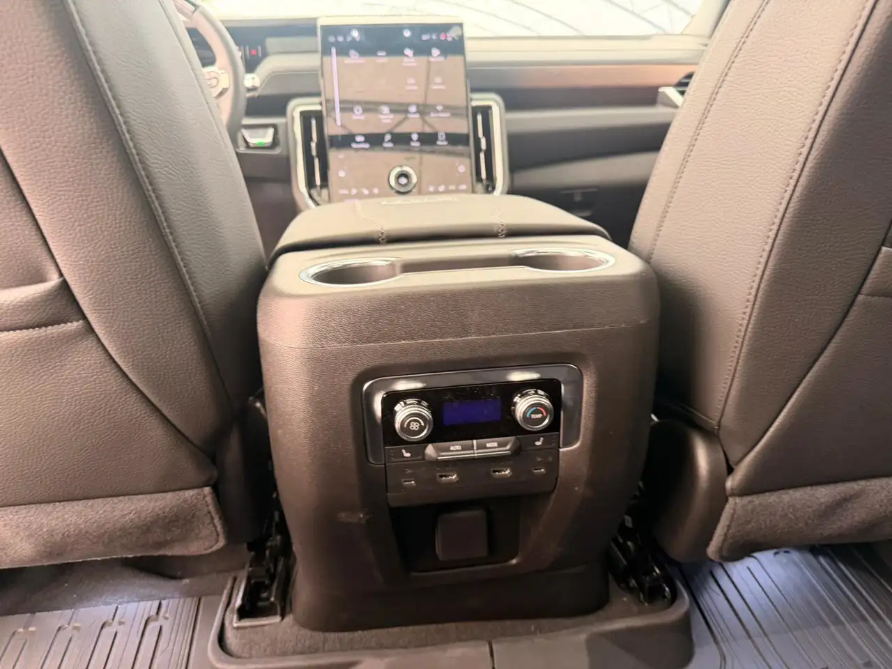 GMC Yukon снимка GMC Yukon