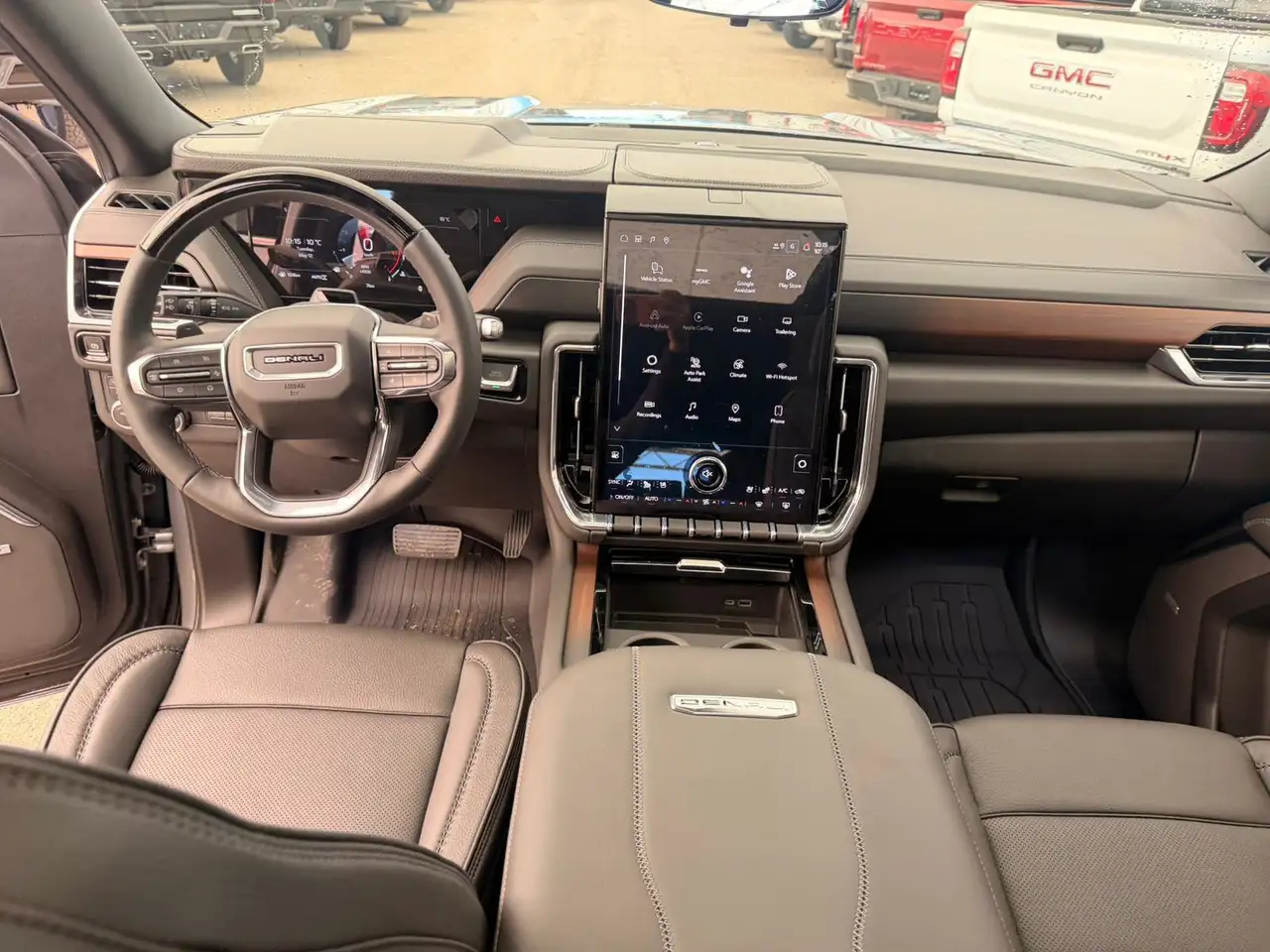 GMC Yukon снимка GMC Yukon