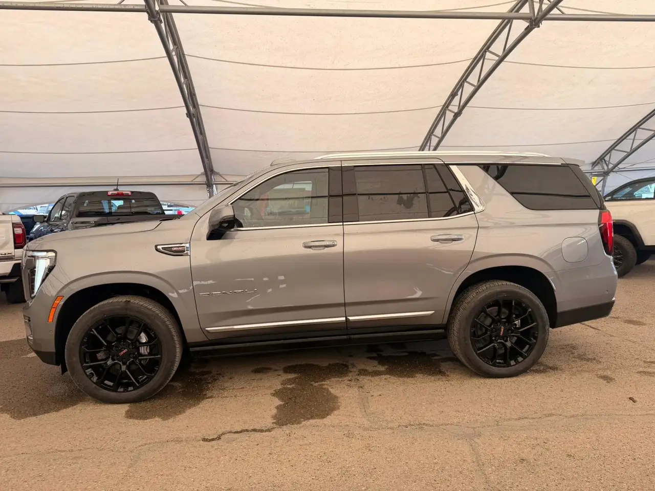GMC Yukon снимка GMC Yukon