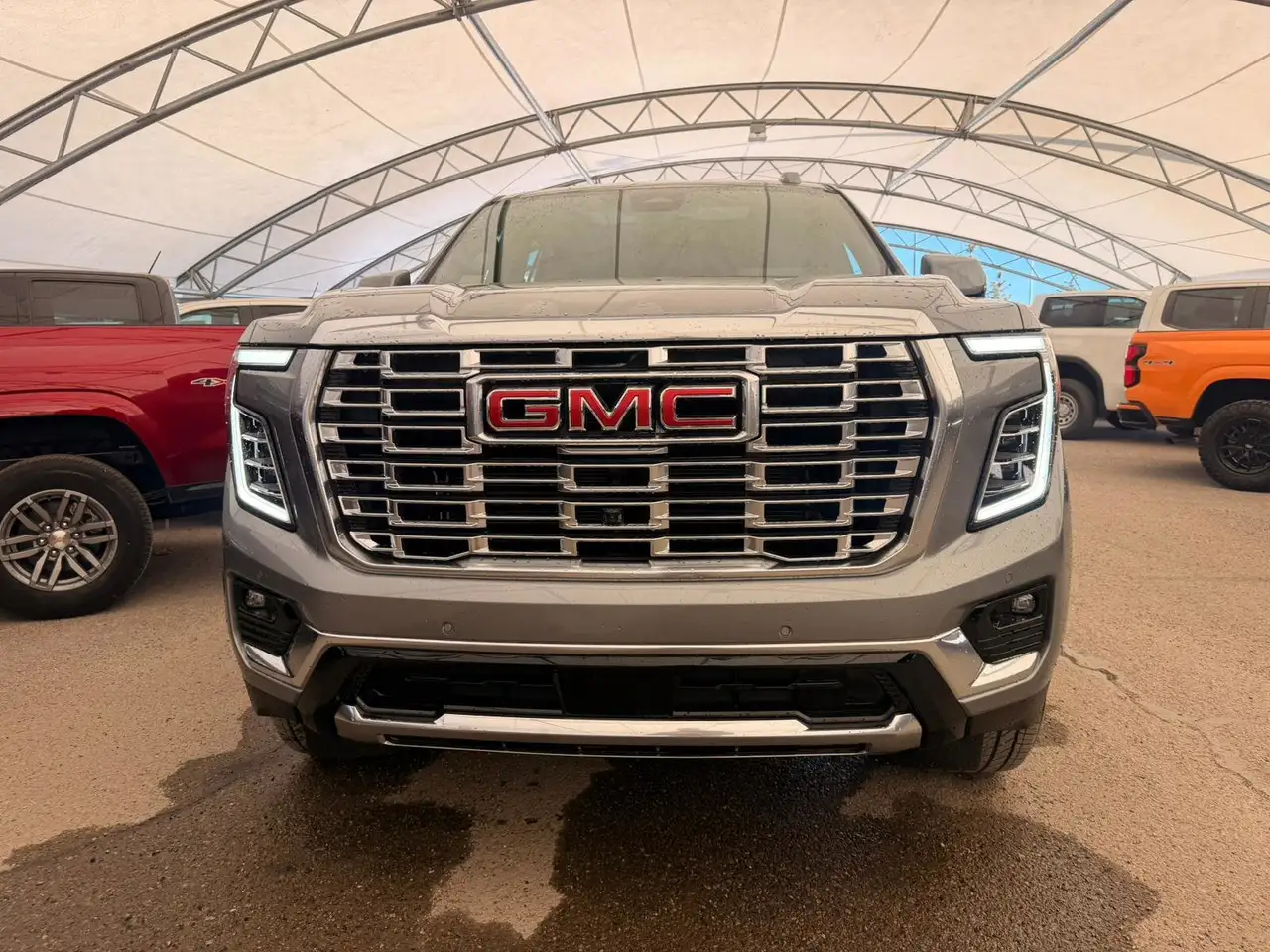 GMC Yukon снимка GMC Yukon