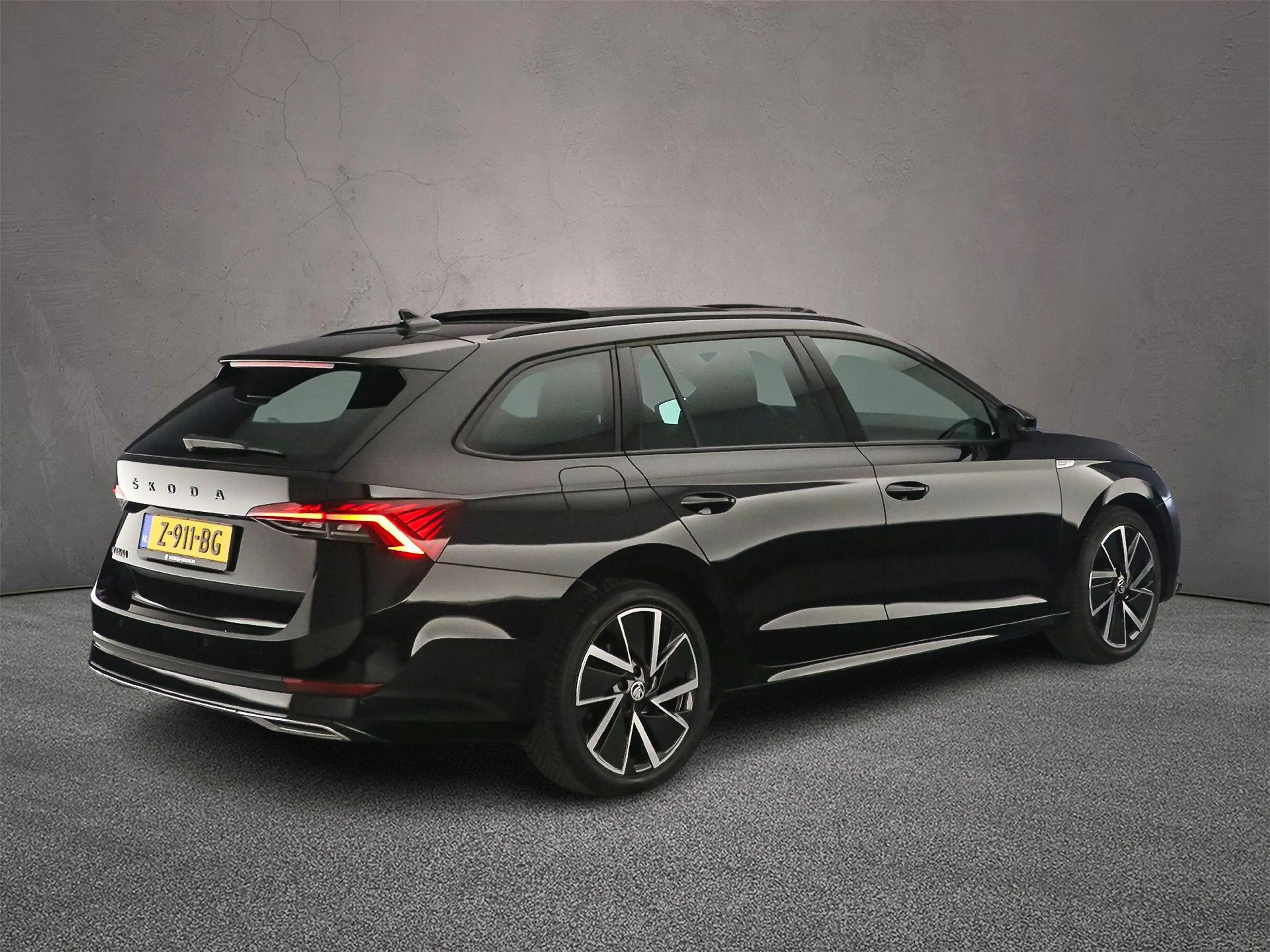Skoda Octavia Combi Sportline Business 1.5 eTSI 150pk DSG Automa — photo 5