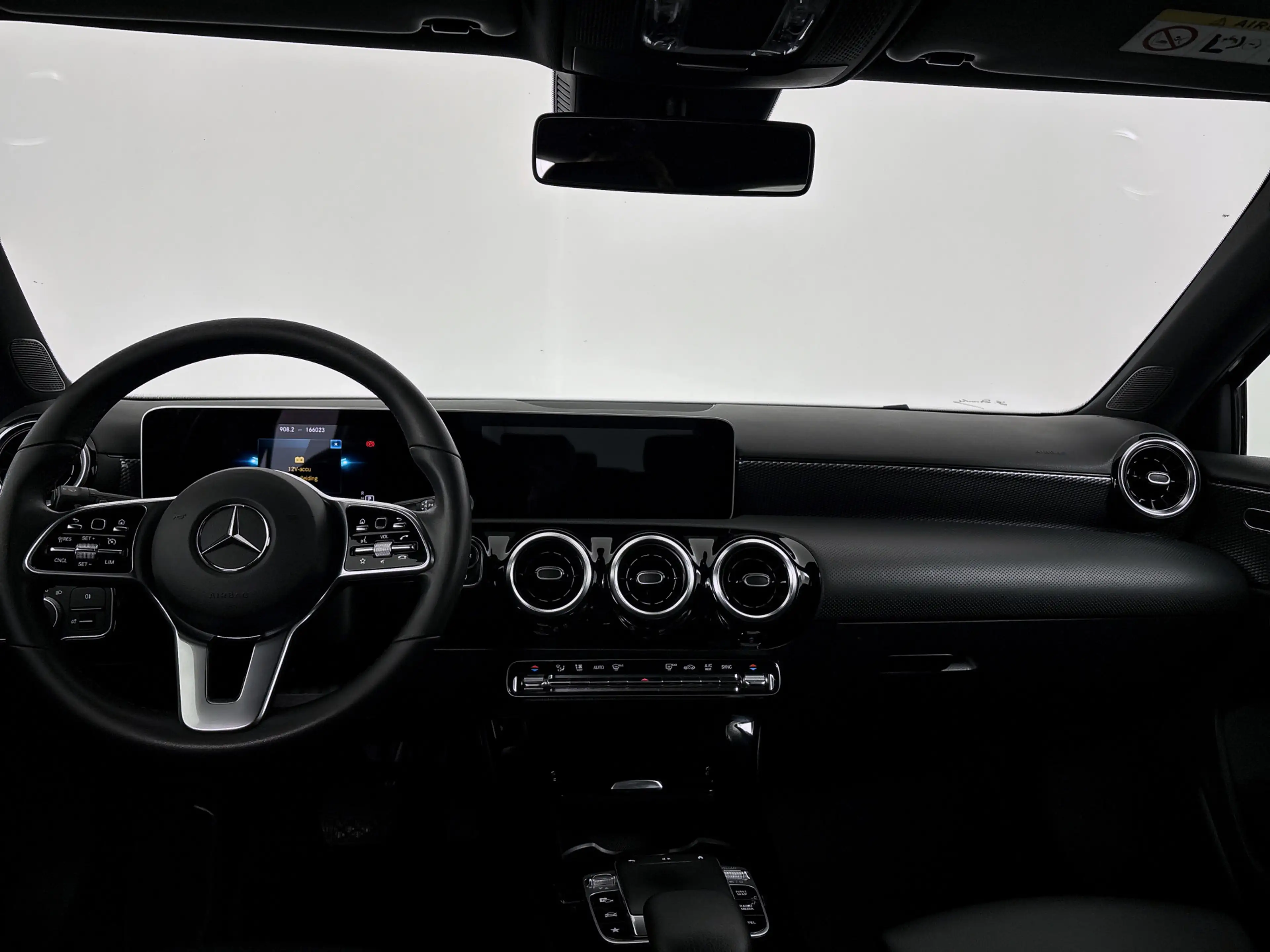 Mercedes-Benz A 200 Business Solution AMG Upgrade // TREKHAAK // CAMER — photo 3