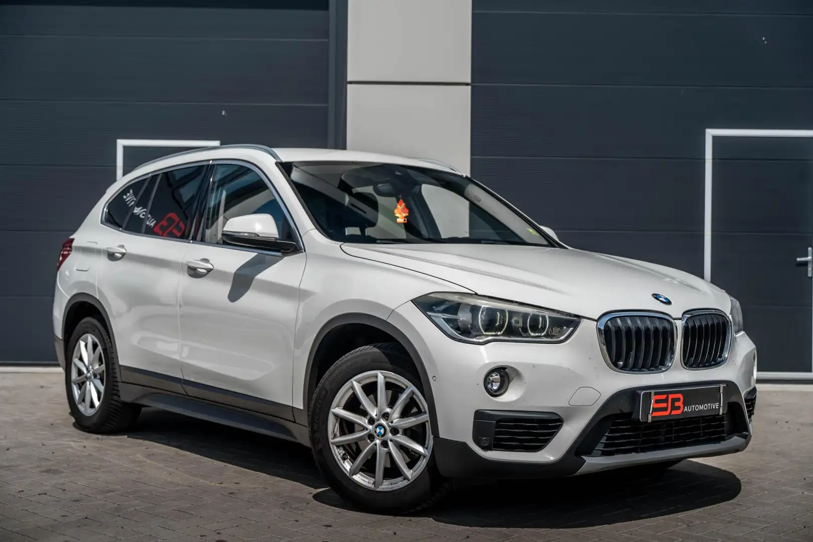 BMW X1 sDrive18i High Executive Sfeer|Leder|Head-Up|Senso Blanc - 1