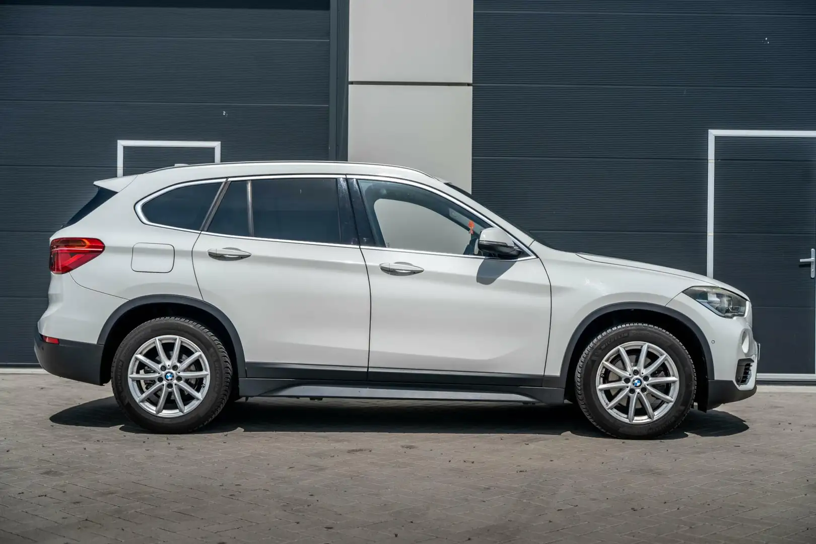 BMW X1 sDrive18i High Executive Sfeer|Leder|Head-Up|Senso Blanc - 2