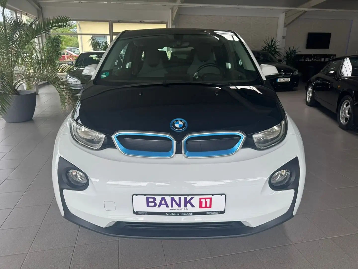 BMW i3 Basis - TÜV Neu - 1. Hand - Scheckheftgepflegt Weiß - 2